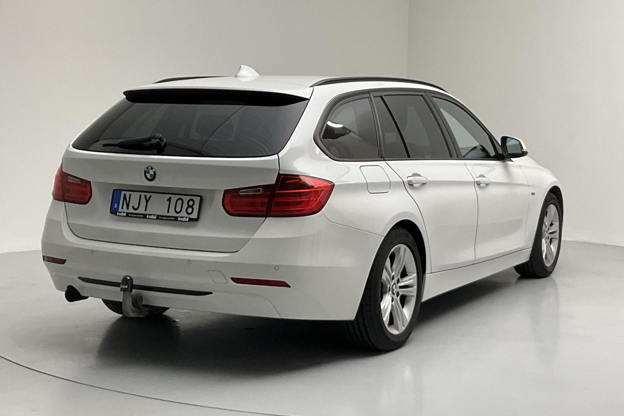 BMW 320d Touring, F31 (184hk) - 14 531 mil - Automat - vit - 2014