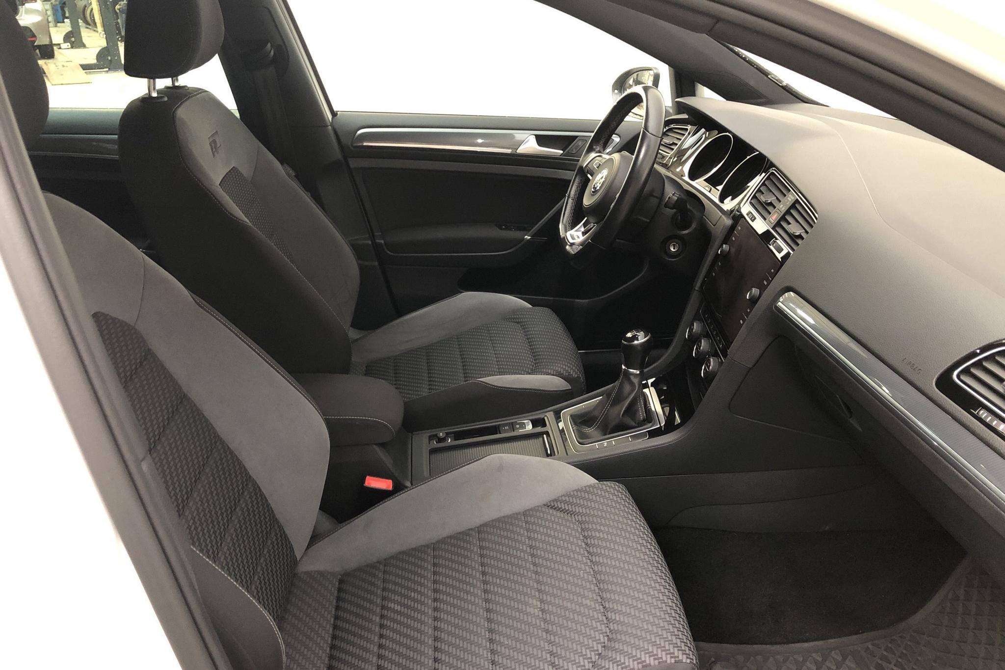 VW Golf VII 1.4 TSI Sportscombi (150hk) - 7 548 mil - Manuell - vit - 2018
