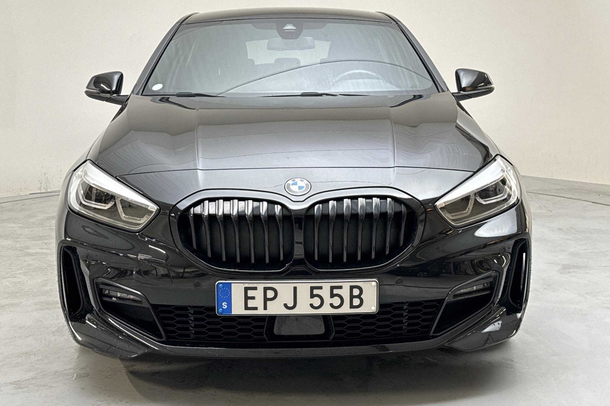 BMW 118d 5dr, F40 (150hk) - 2 728 mil - Automat - svart - 2022