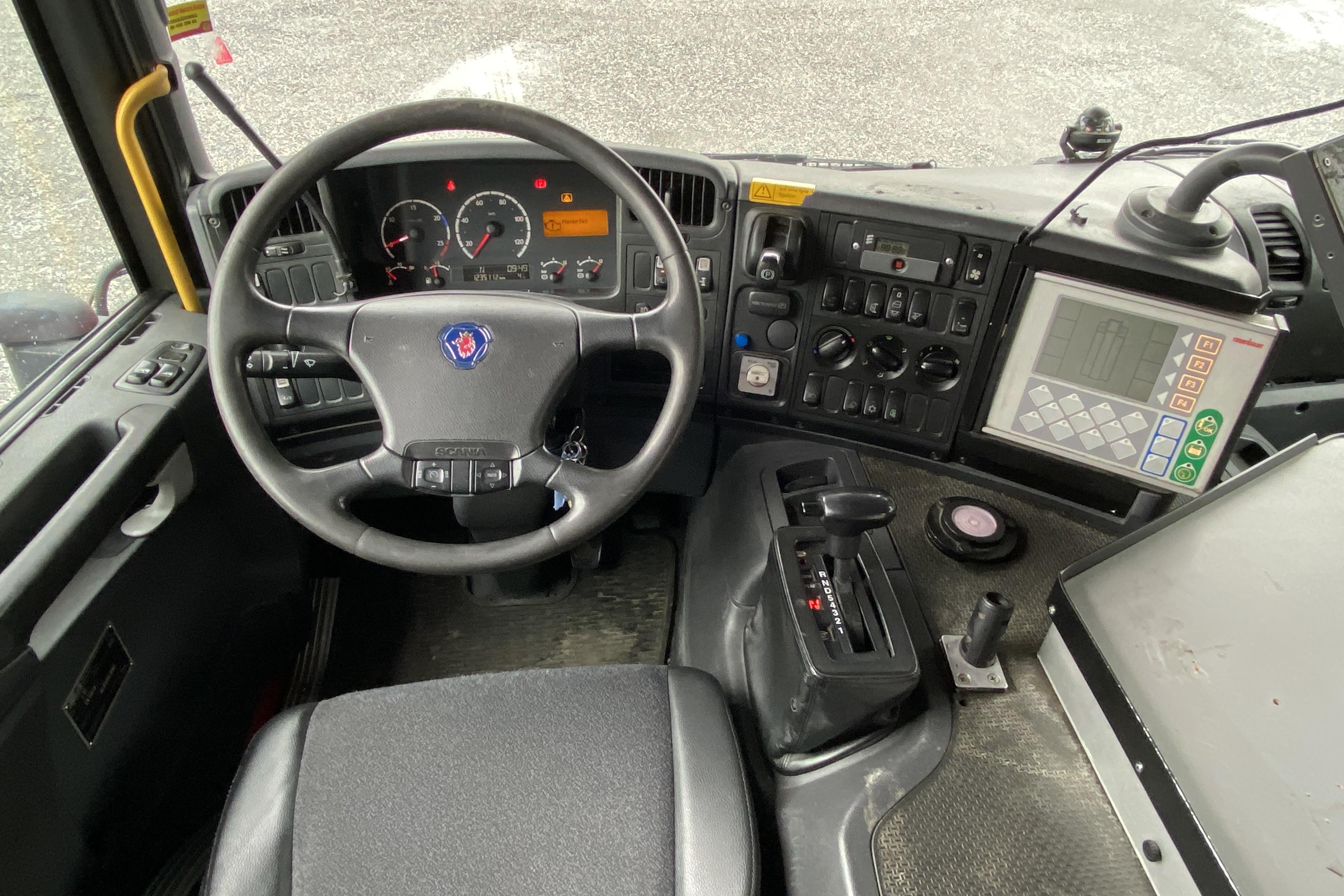 Scania P380 - 123 511 km - Automaatne - punane - 2006