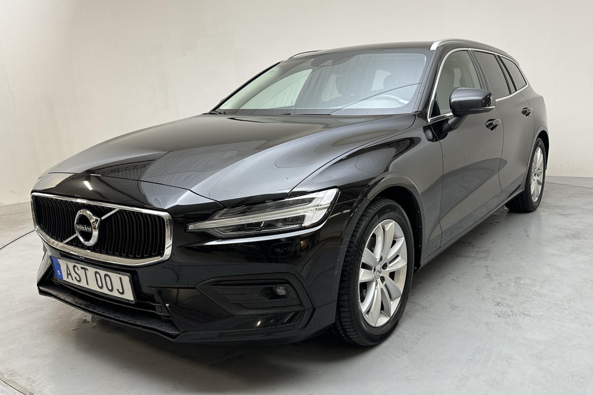 Volvo V60 D3 (150hk) - 9 454 mil - Automat - svart - 2019