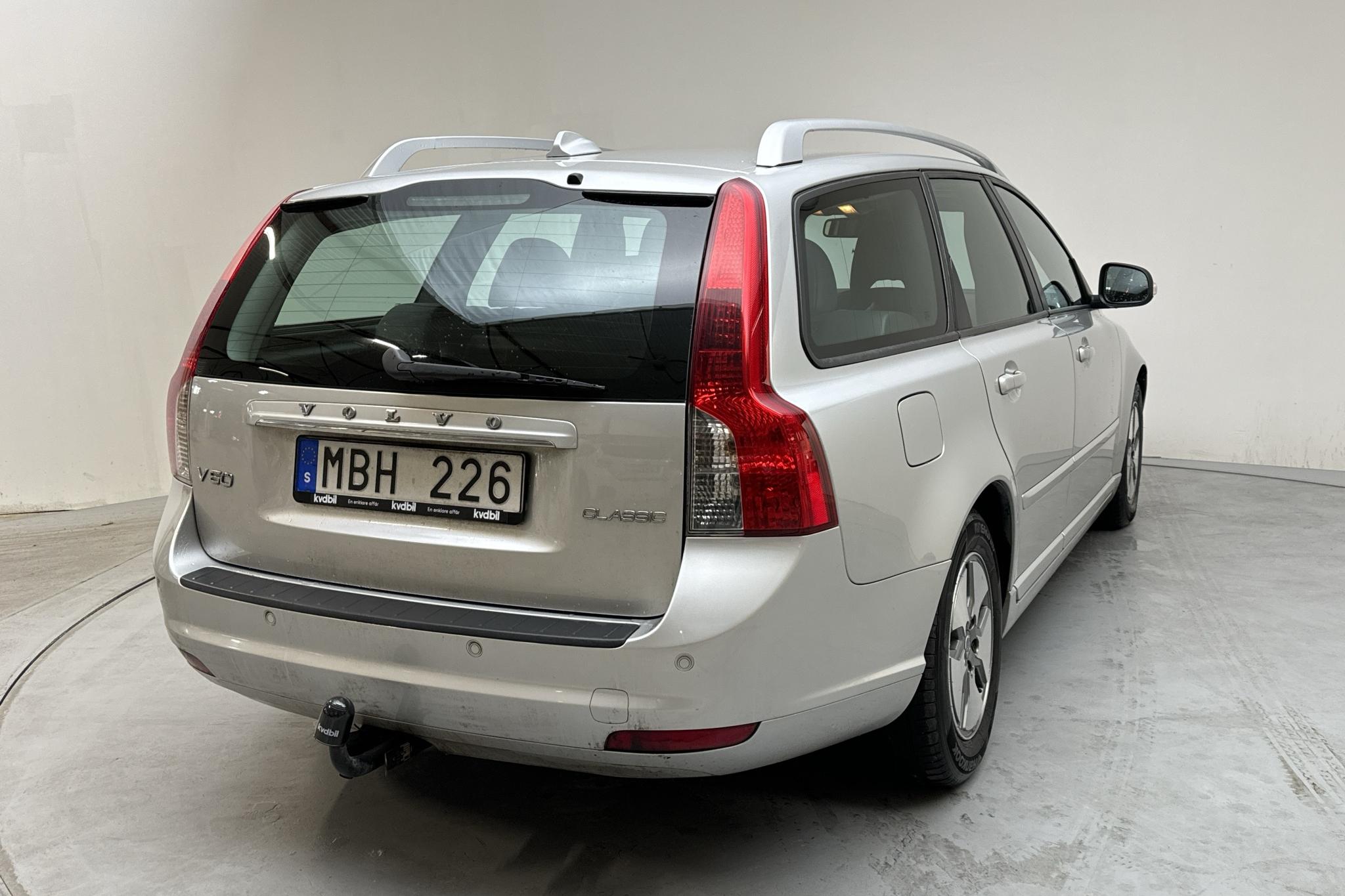 Volvo V50 D2 (115hk) - 202 940 km - Käsitsi - Light Grey - 2012