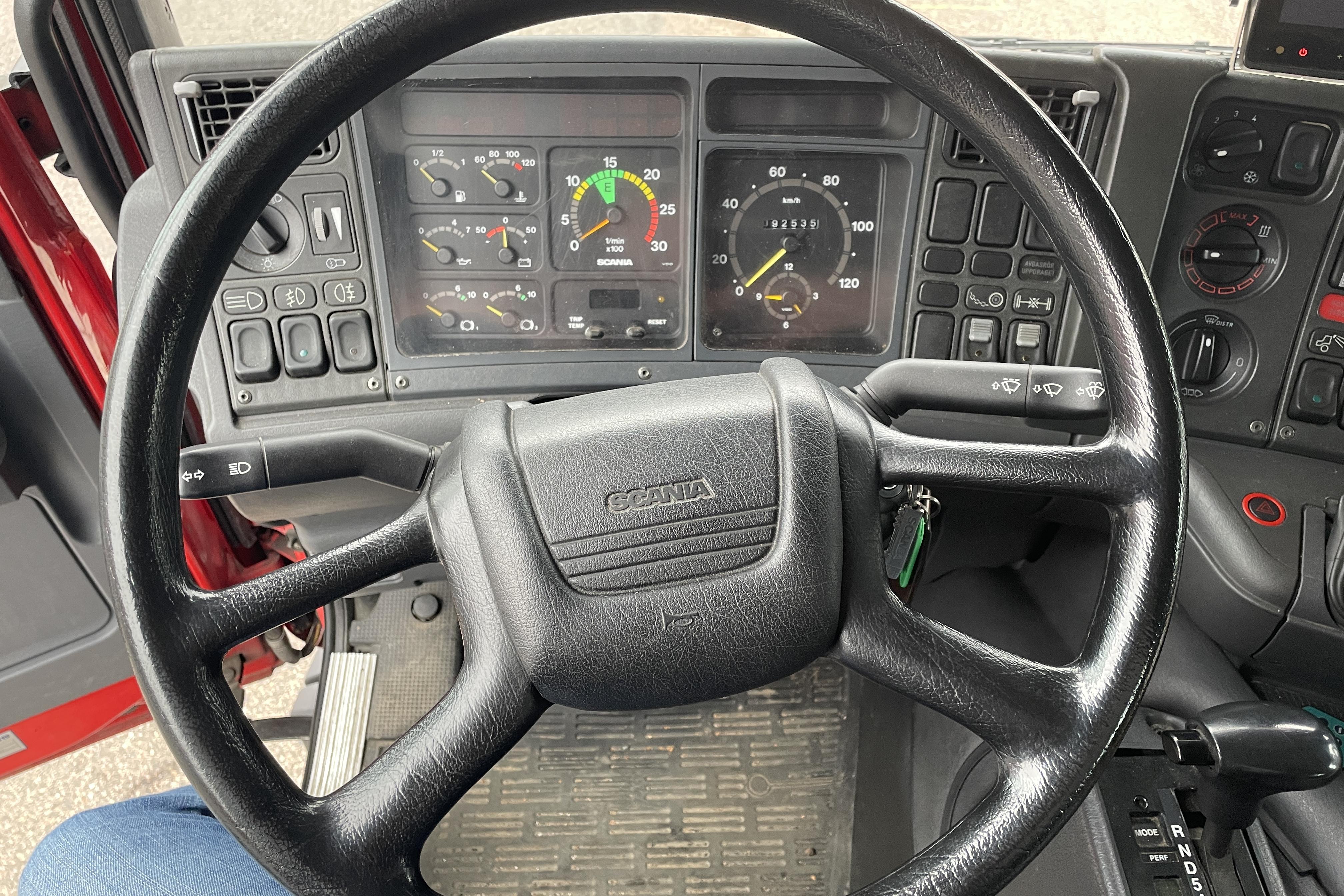 Scania P124 - 92 535 km - Automaatne - 2000
