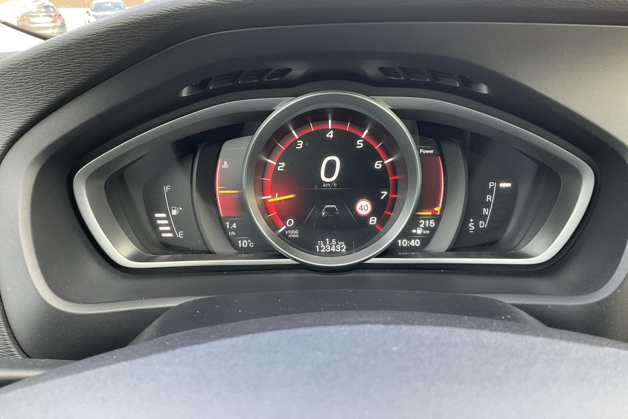 Volvo V40 Cross Country T3 (152hk) - 123 430 km - Automaatne - Dark Blue - 2019