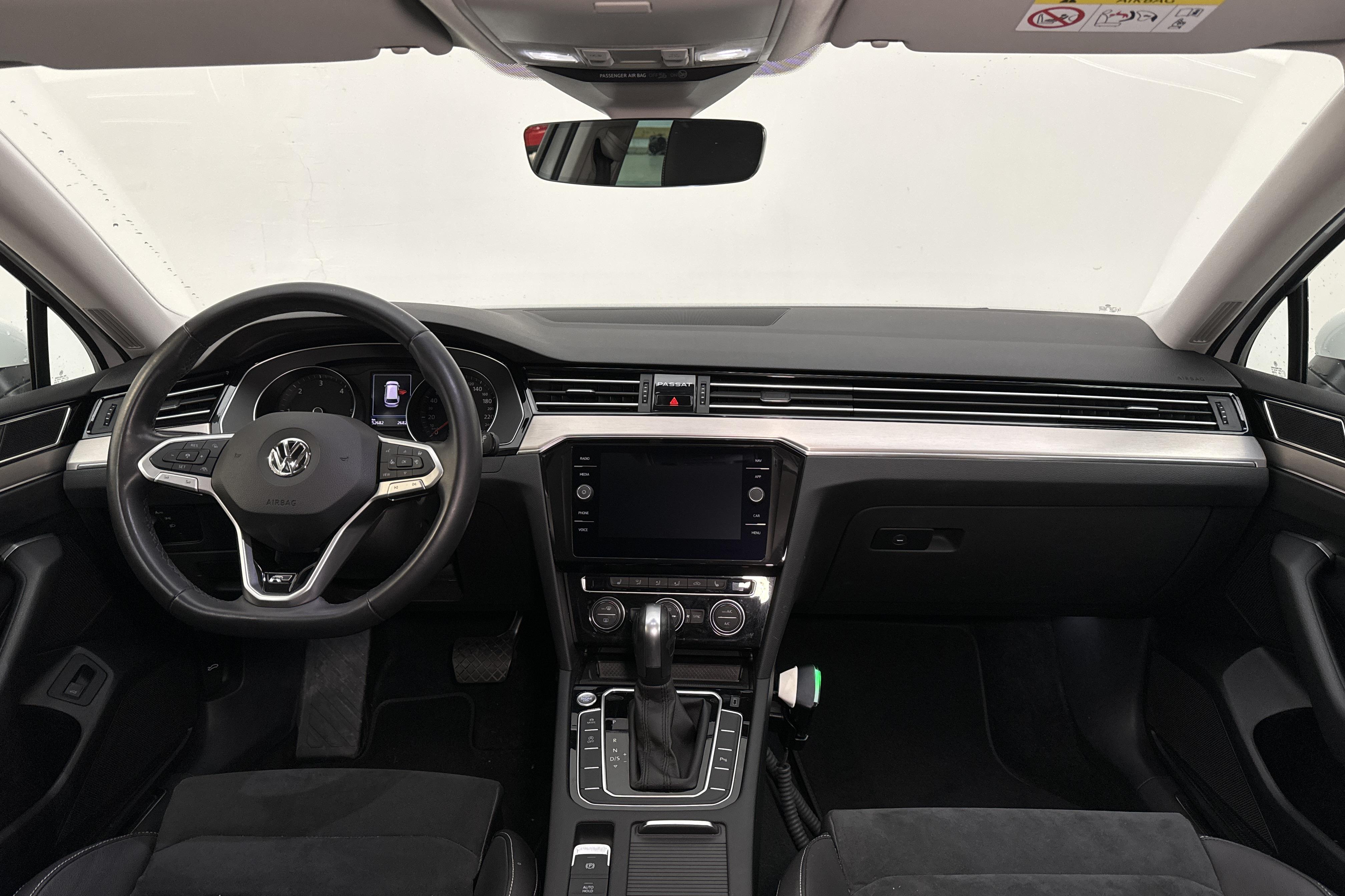 VW Passat 2.0 TDI Sportscombi (190hk) - 52 680 km - Automaattinen - valkoinen - 2020