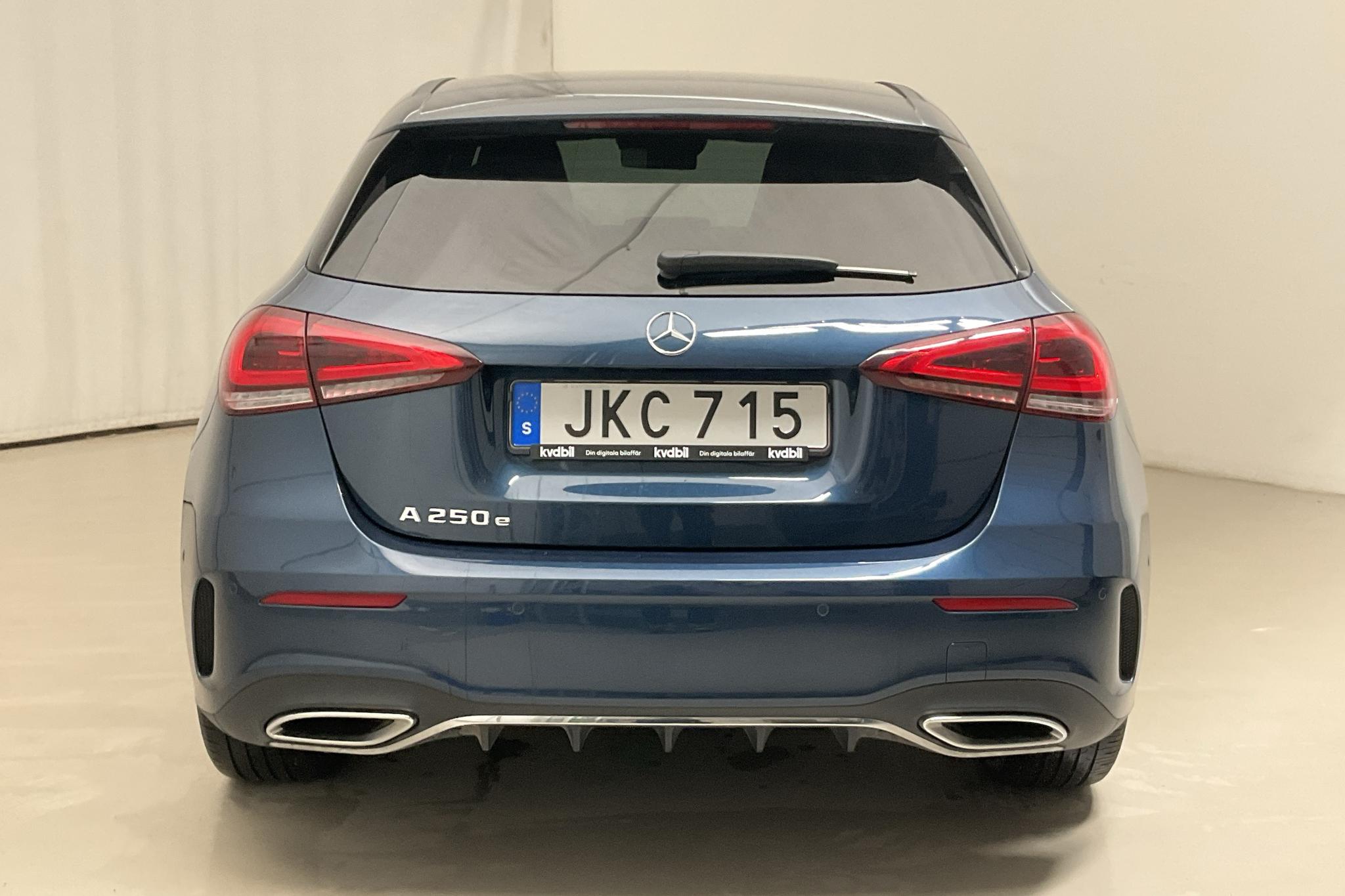 Mercedes A 250 e 5dr W177 (218hk) - 2 527 mil - Automat - blå - 2021