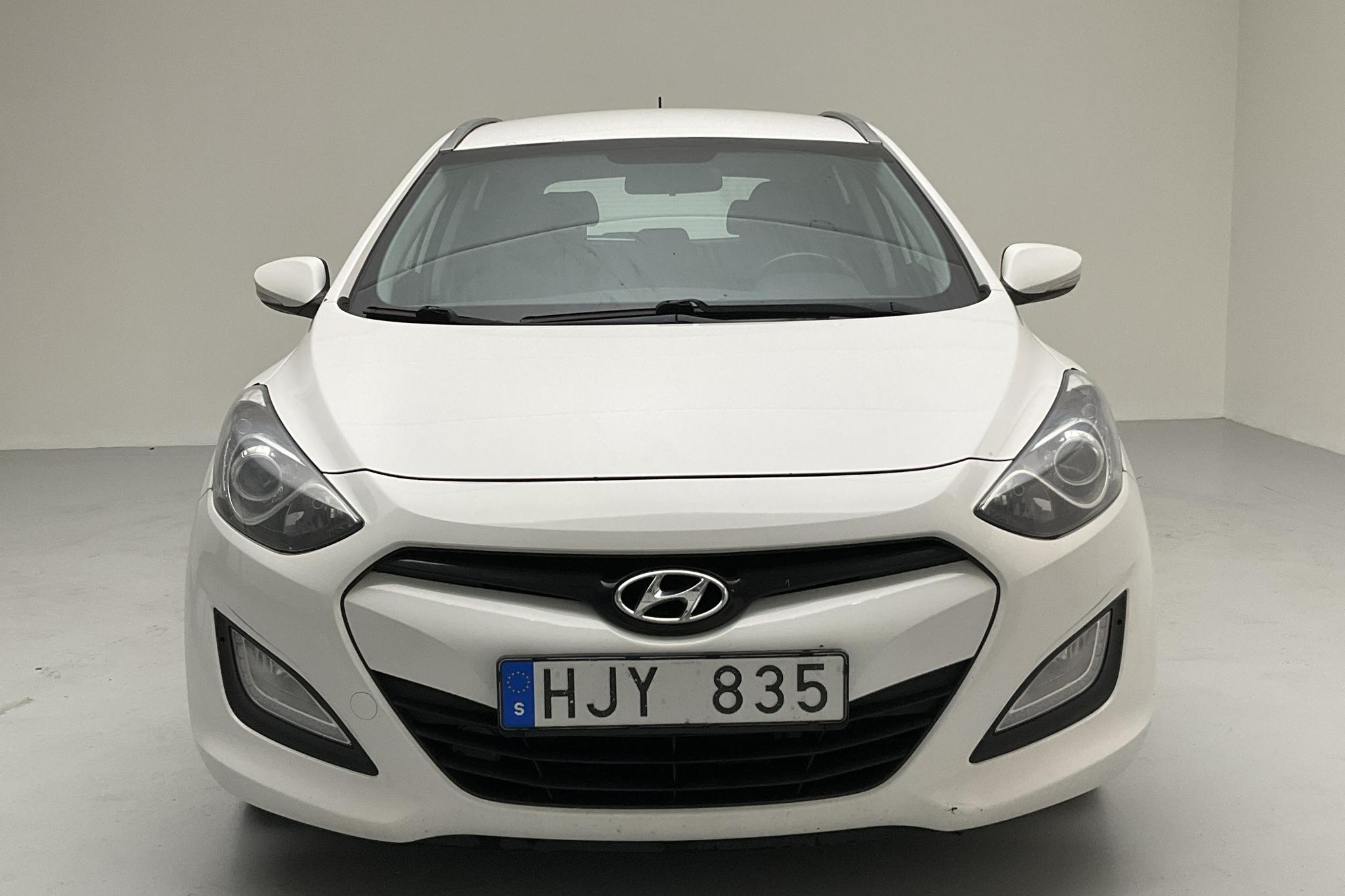 Hyundai i30 1.6 CRDi Kombi (110hk) - 163 640 km - Manual - white - 2014