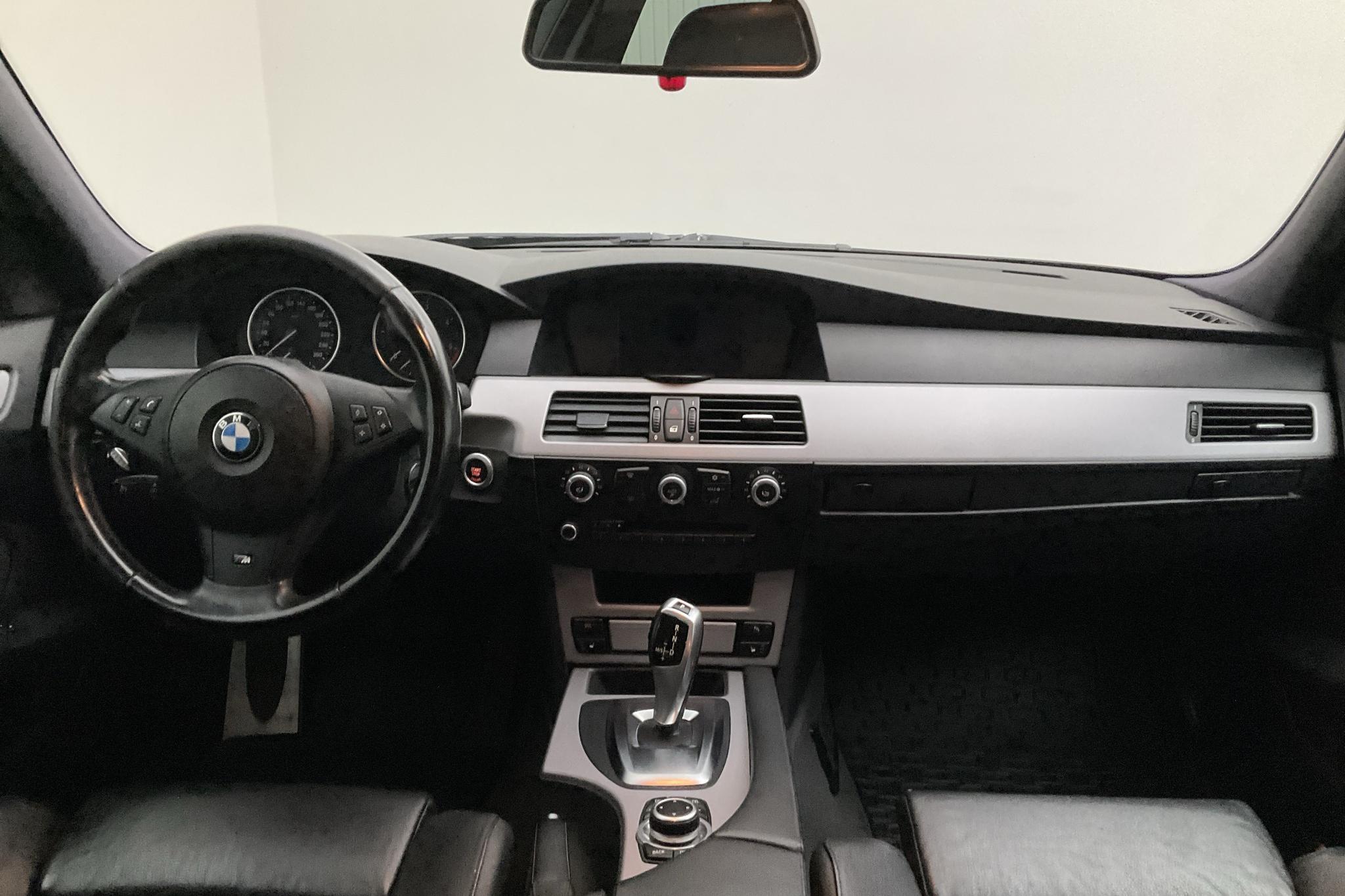 BMW 530d Touring, E61 (235hk) - 20 250 mil - Automat - svart - 2009