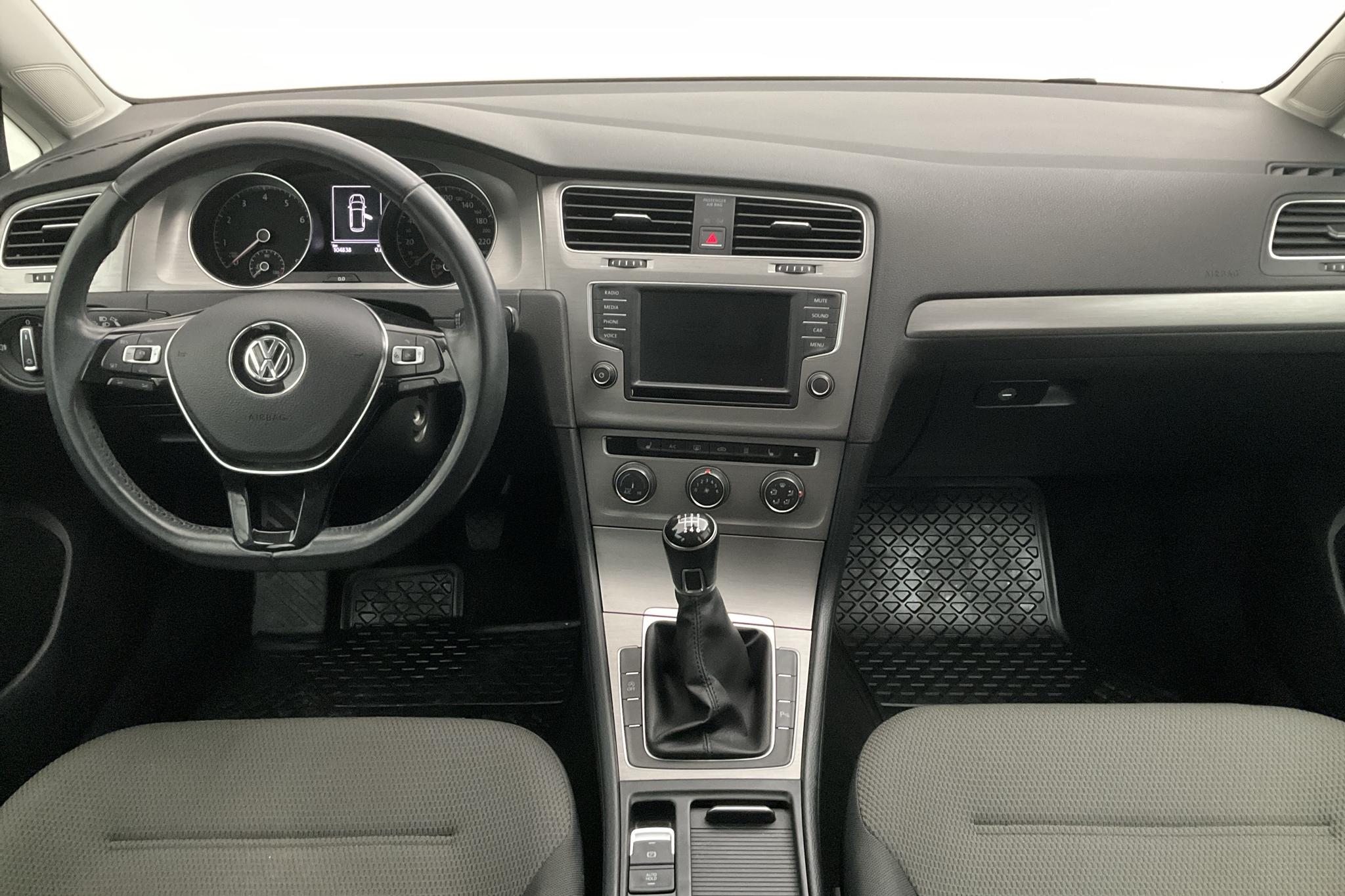 VW Golf VII 1.2 TSI Sportscombi (110hk) - 10 484 mil - Manuell - grå - 2016