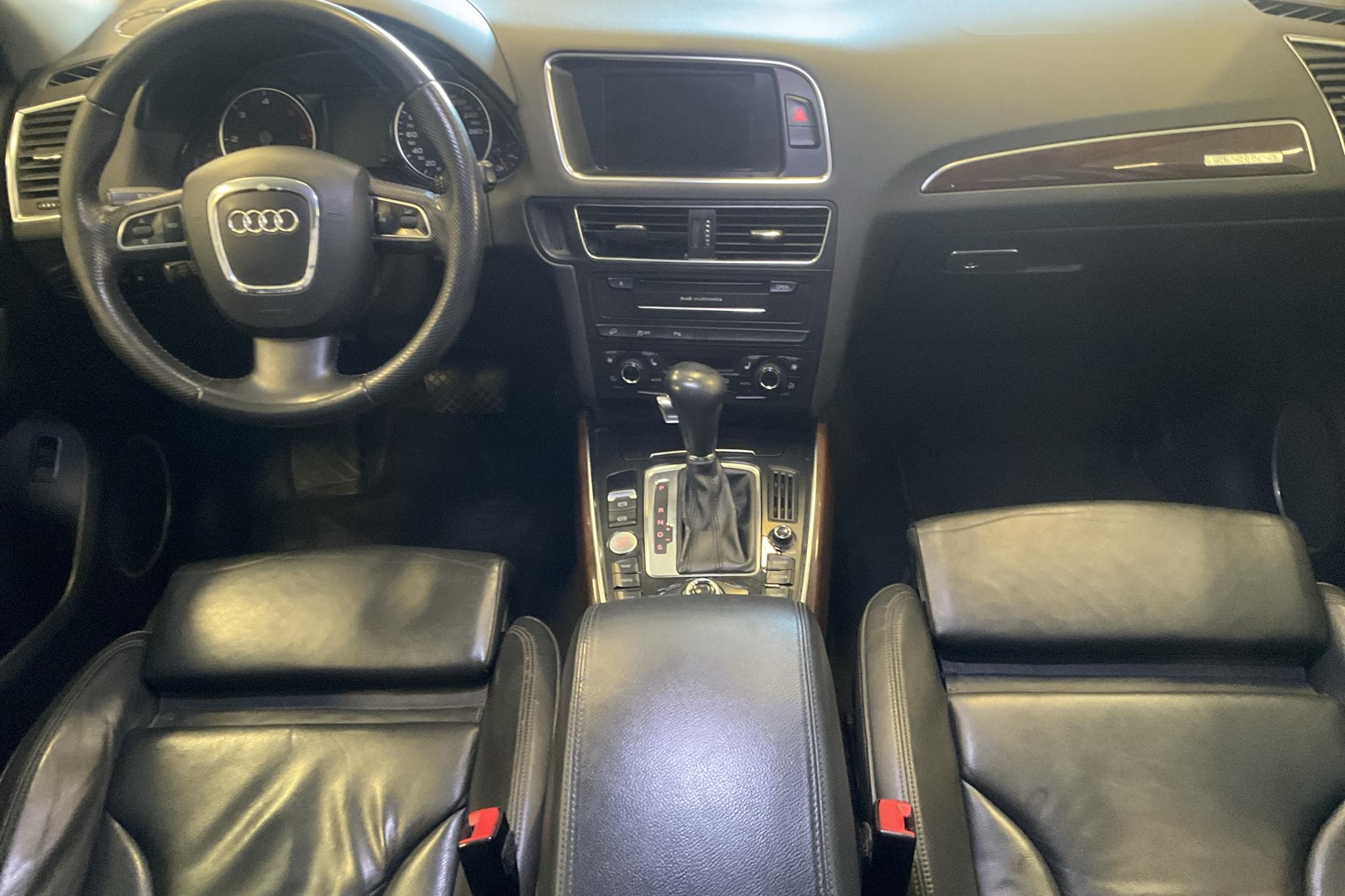 Audi Q5 2.0 TDI quattro (170hk) - 234 070 km - Automaatne - valge - 2011