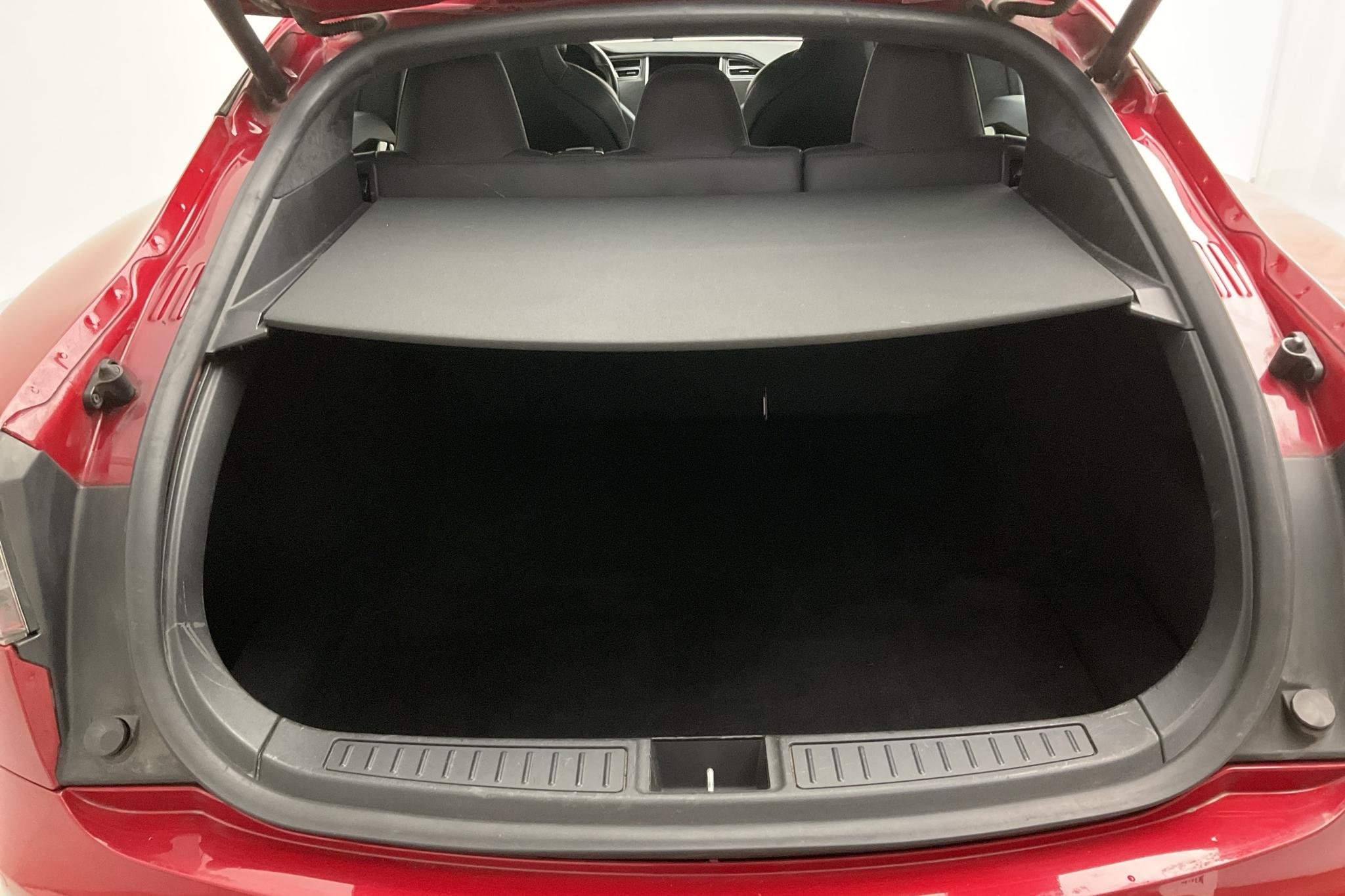 Tesla Model S 100D - 28 857 mil - Automat - röd - 2017