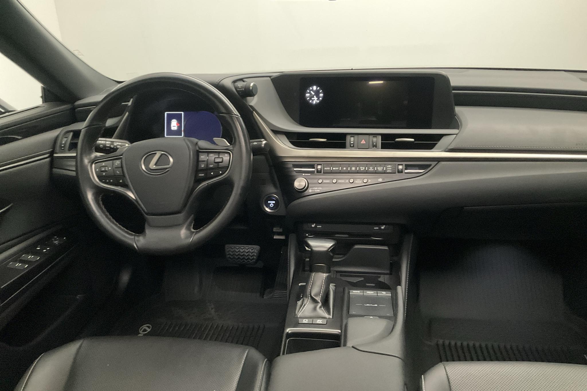 Lexus ES 300h (218hk) - 84 880 km - Automaatne - hõbe - 2021