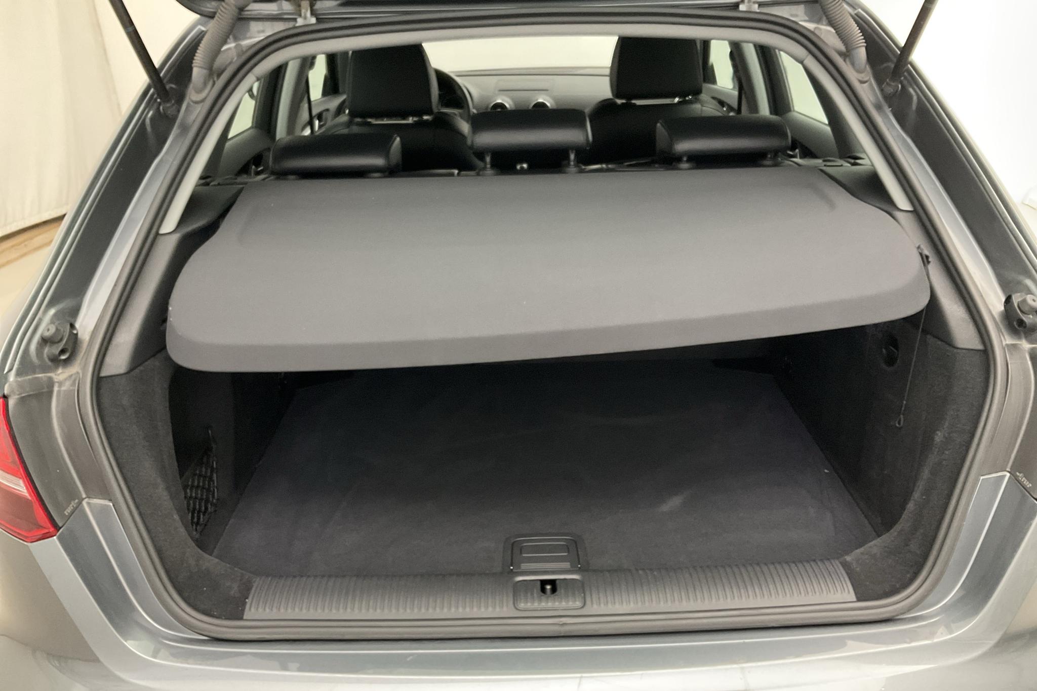 Audi A3 1.5 TFSI Sportback (150hk) - 8 302 mil - Automat - grå - 2018