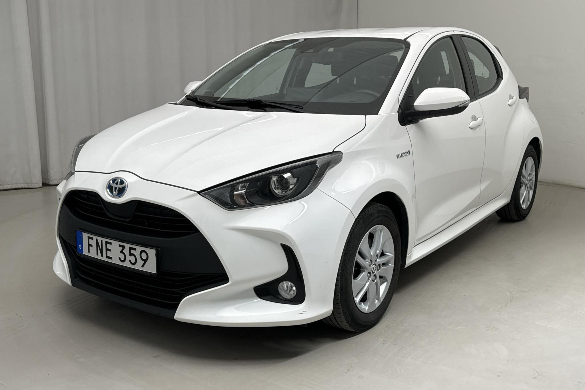 Toyota Yaris 1.5 Hybrid 5dr (116hk) - 93 150 km - Automatic - white - 2021