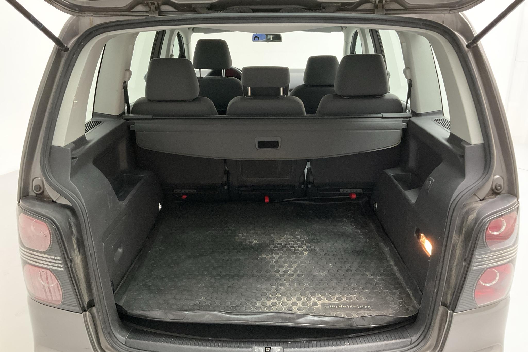 VW Touran 1.4 TSI EcoFuel (150hk) - 11 739 mil - Manuell - Dark Grey - 2010