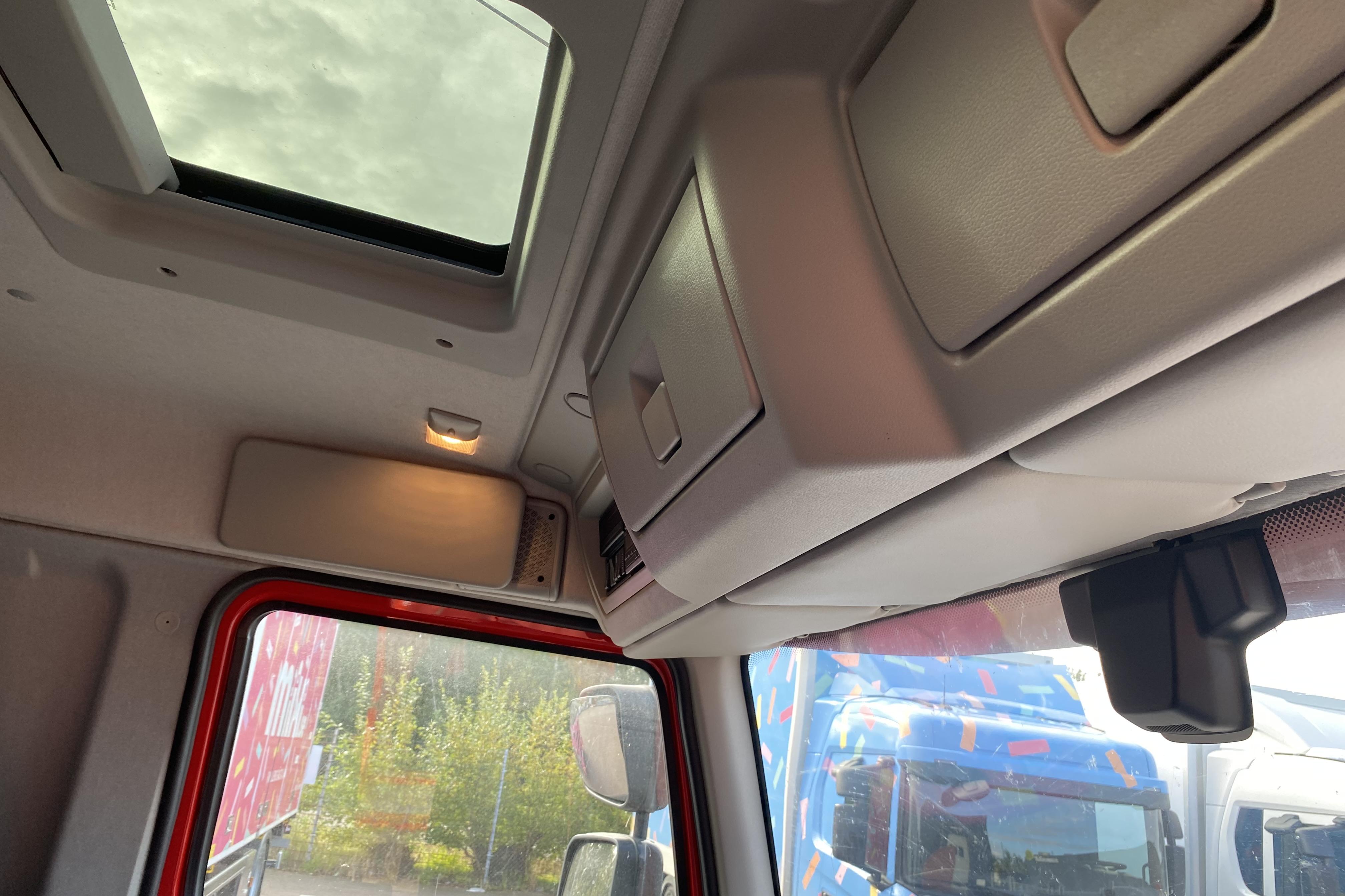 Volvo FL280 - 25 815 km - Automaattinen - punainen - 2020