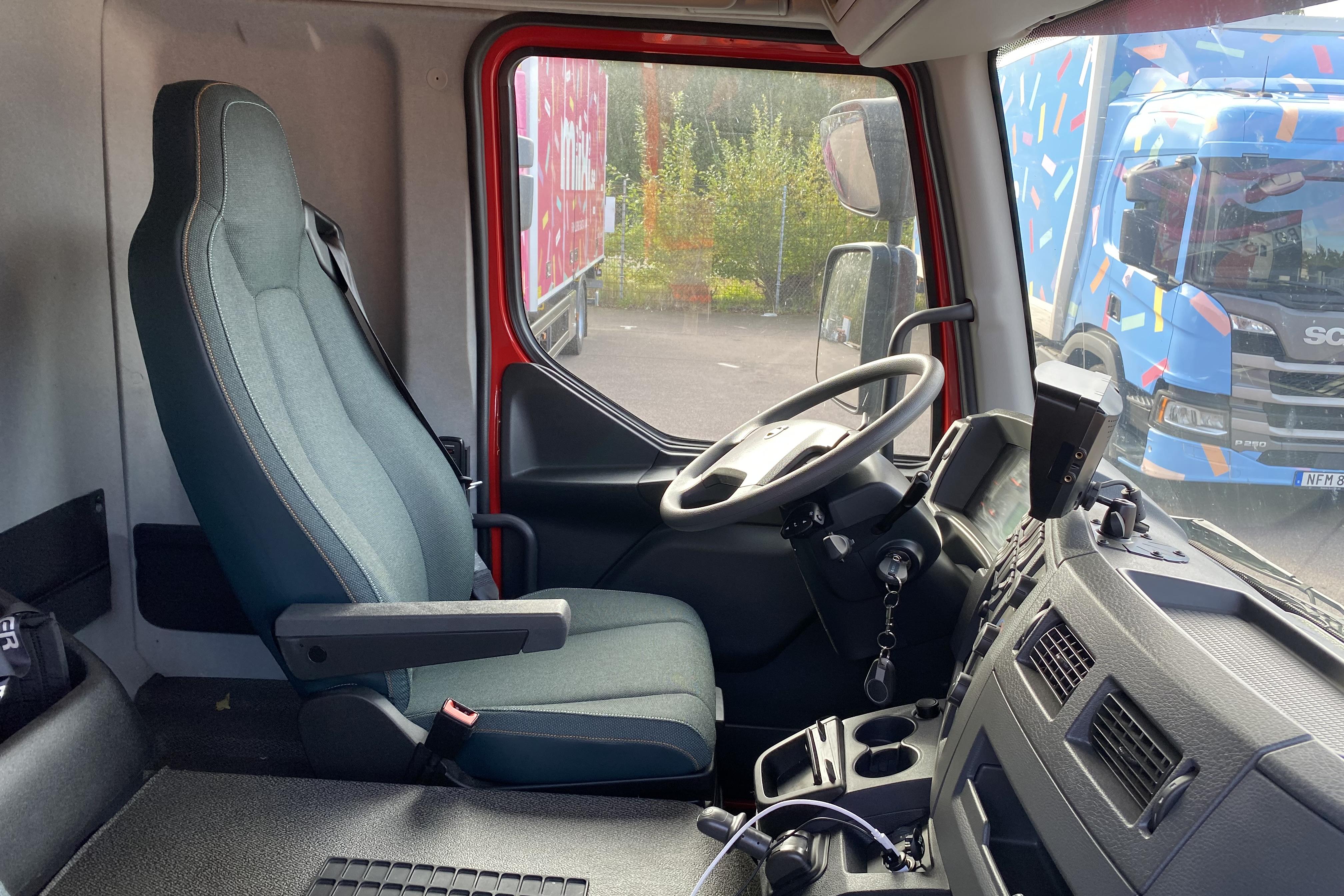 Volvo FL280 - 25 815 km - Automat - röd - 2020