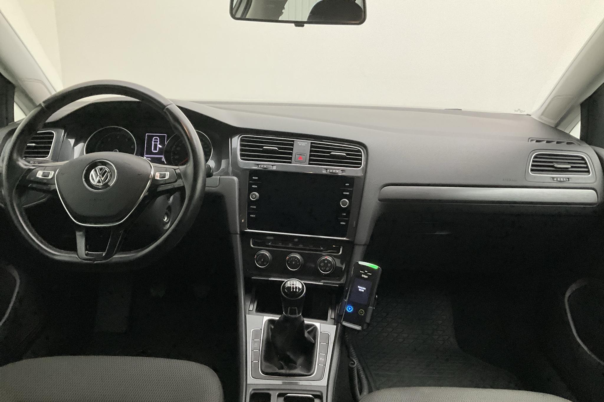 VW Golf VII 1.5 TGI Sportscombi (130hk) - 98 840 km - Manual - white - 2019