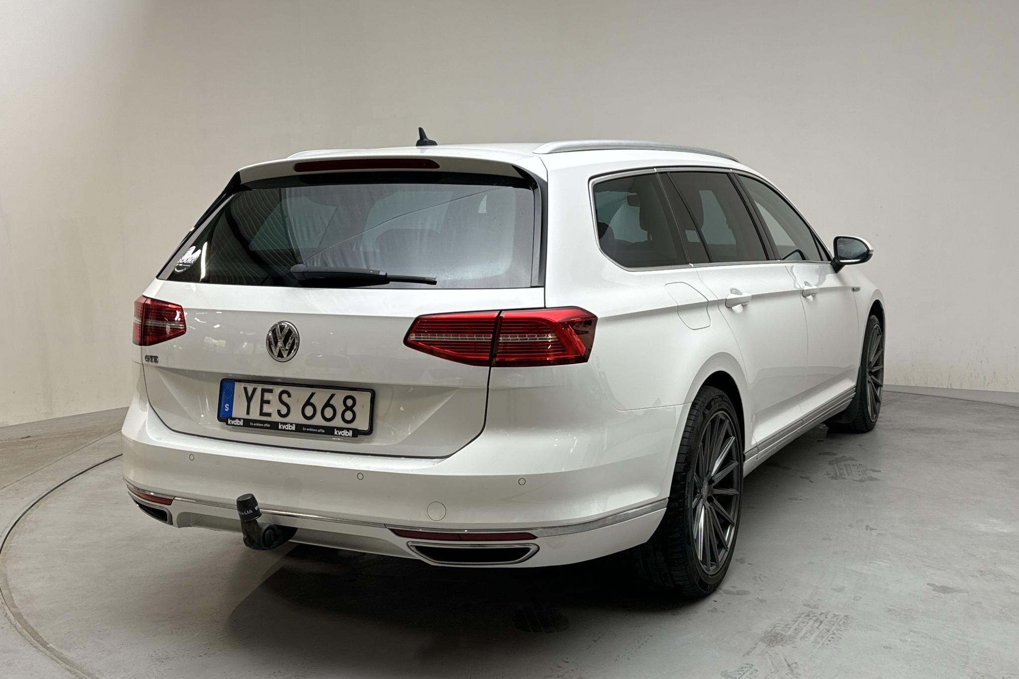 VW Passat 1.4 Plug-in-Hybrid Sportscombi (218hk) - 147 090 km - Automatic - white - 2017