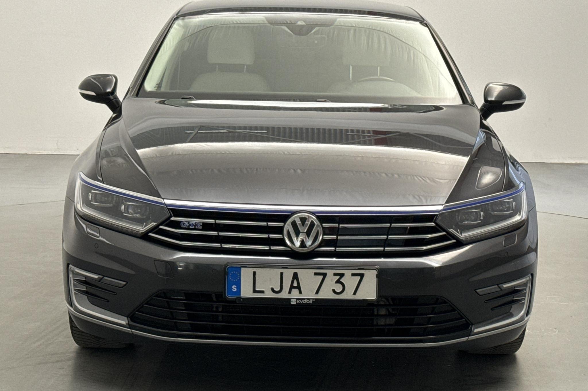 VW Passat 1.4 Plug-in-Hybrid (218hk) - 140 170 km - Automatyczna - Dark Grey - 2018