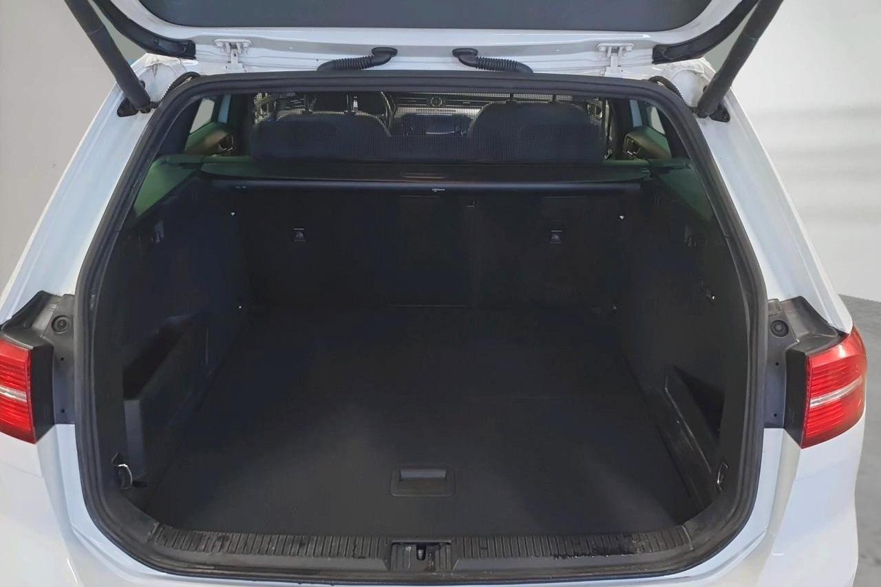 VW Passat 1.4 Plug-in-Hybrid Sportscombi (218hk) - 235 490 km - Automatic - white - 2018