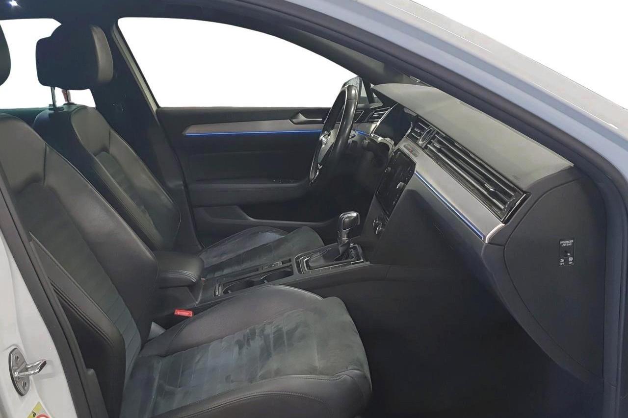 VW Passat 1.4 Plug-in-Hybrid Sportscombi (218hk) - 235 490 km - Automatyczna - biały - 2018