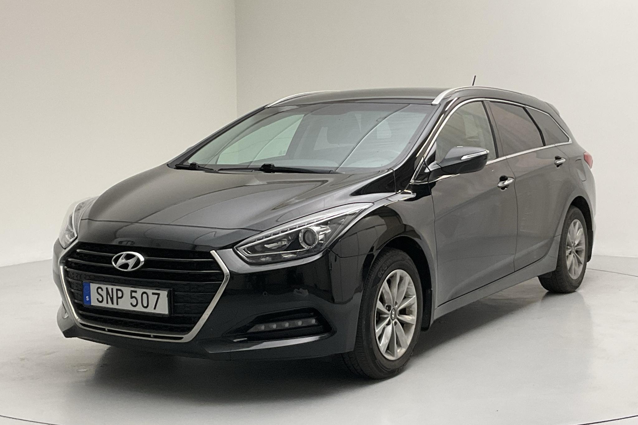 Hyundai i40 1.7 D Kombi (115hk) - 11 753 mil - Manuell - svart - 2016