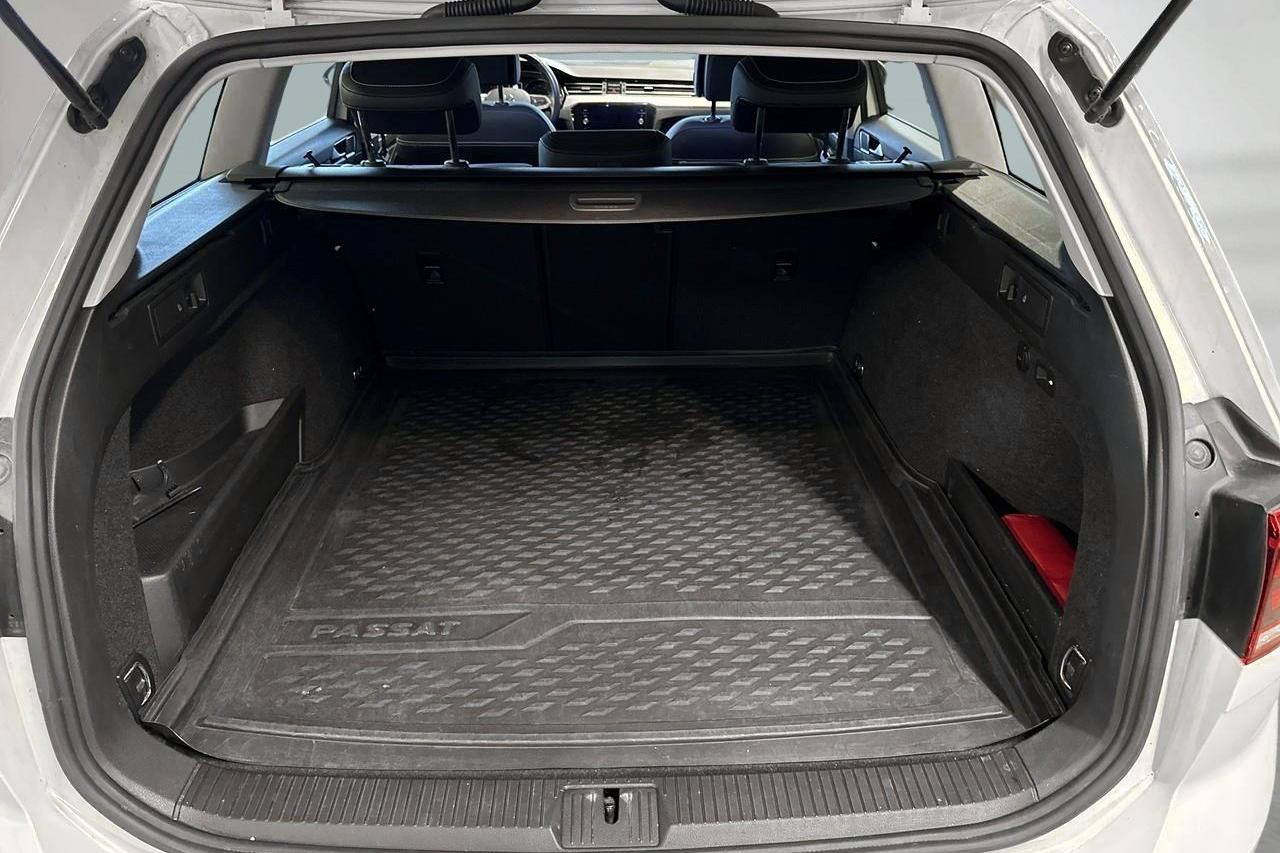 VW Passat 1.4 GTE Sportscombi (218hk) - 102 910 km - Automatic - white - 2021