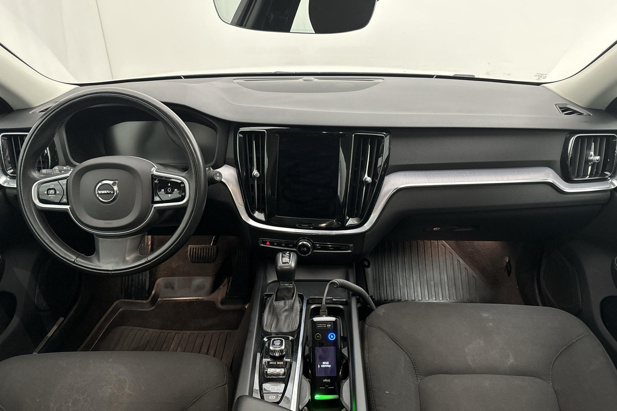 Volvo V60 D4 (190hk) - 8 705 mil - Automat - vit - 2021