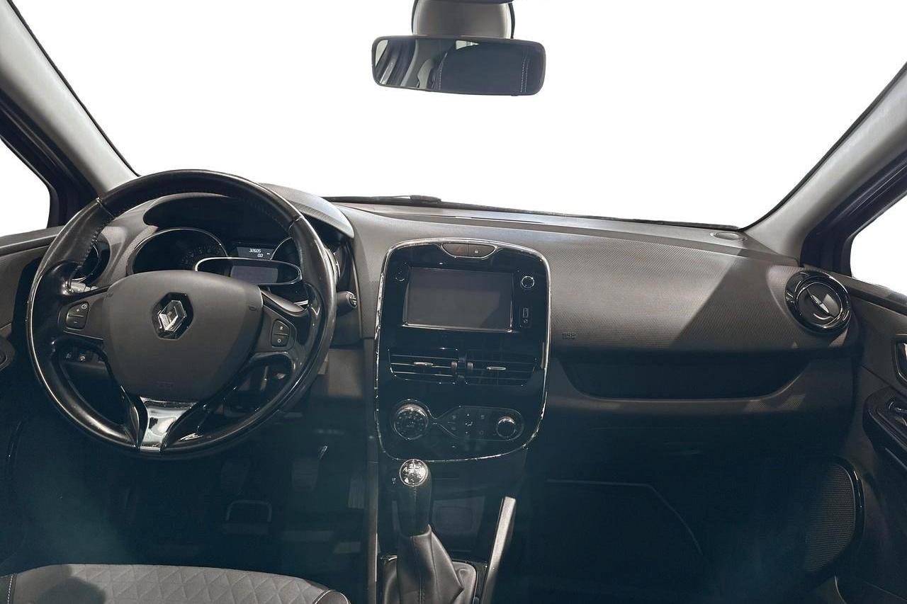 Renault Clio IV 0.9 TCe 90 Sports Tourer (90hk) - 32 610 km - Manual - gray - 2015