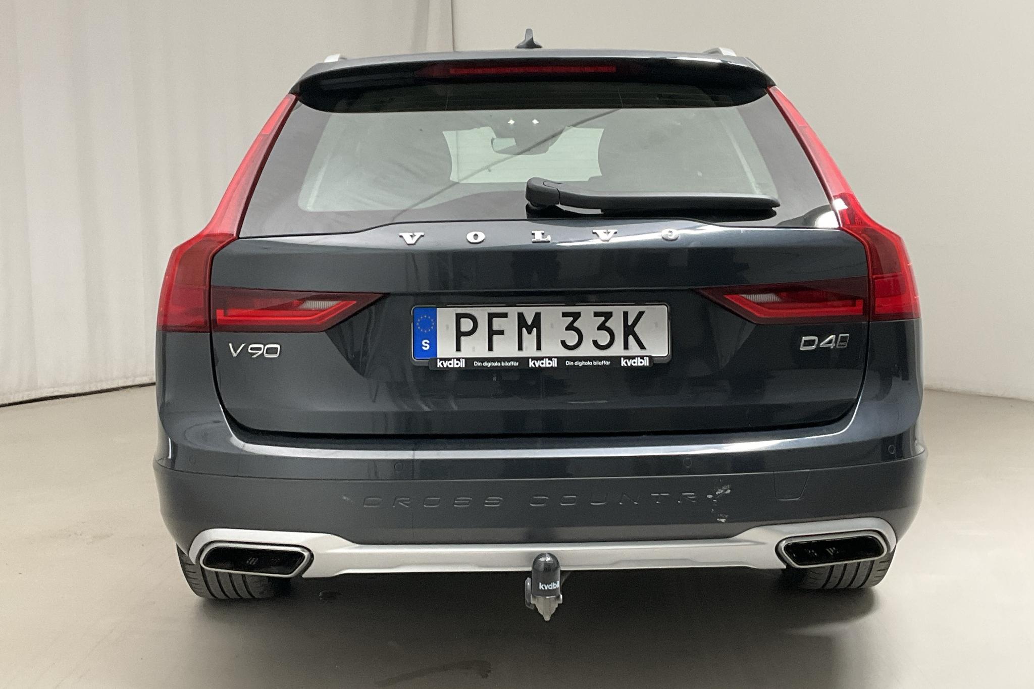 Volvo V90 D4 Cross Country AWD (190hk) - 76 000 km - Automatic - gray - 2019