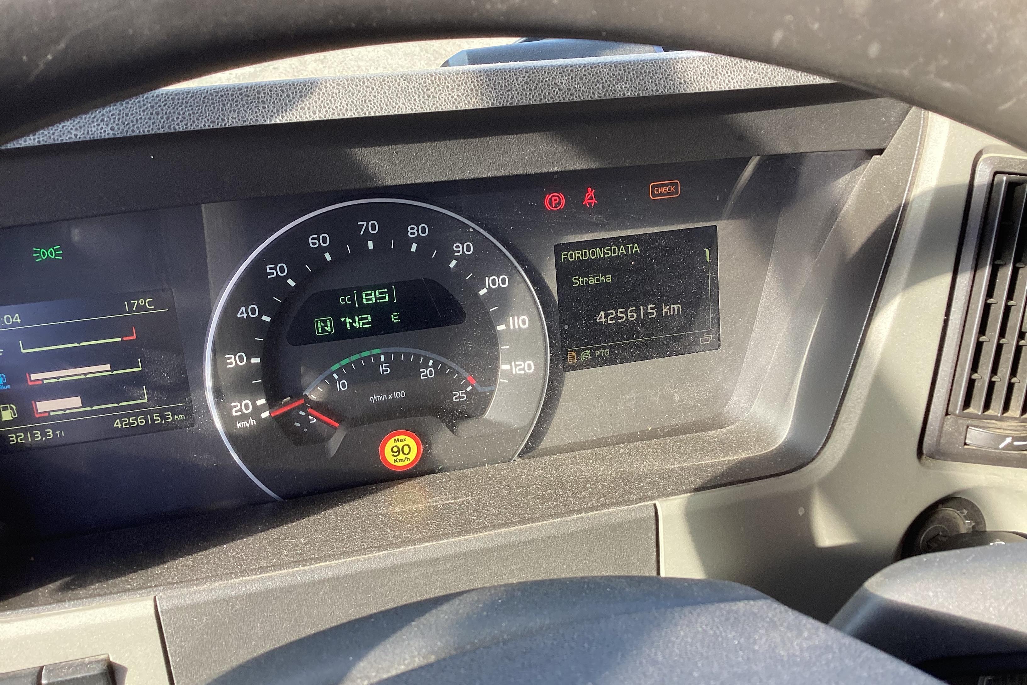 Volvo FM450 - 425 615 km - Automatic - red - 2016