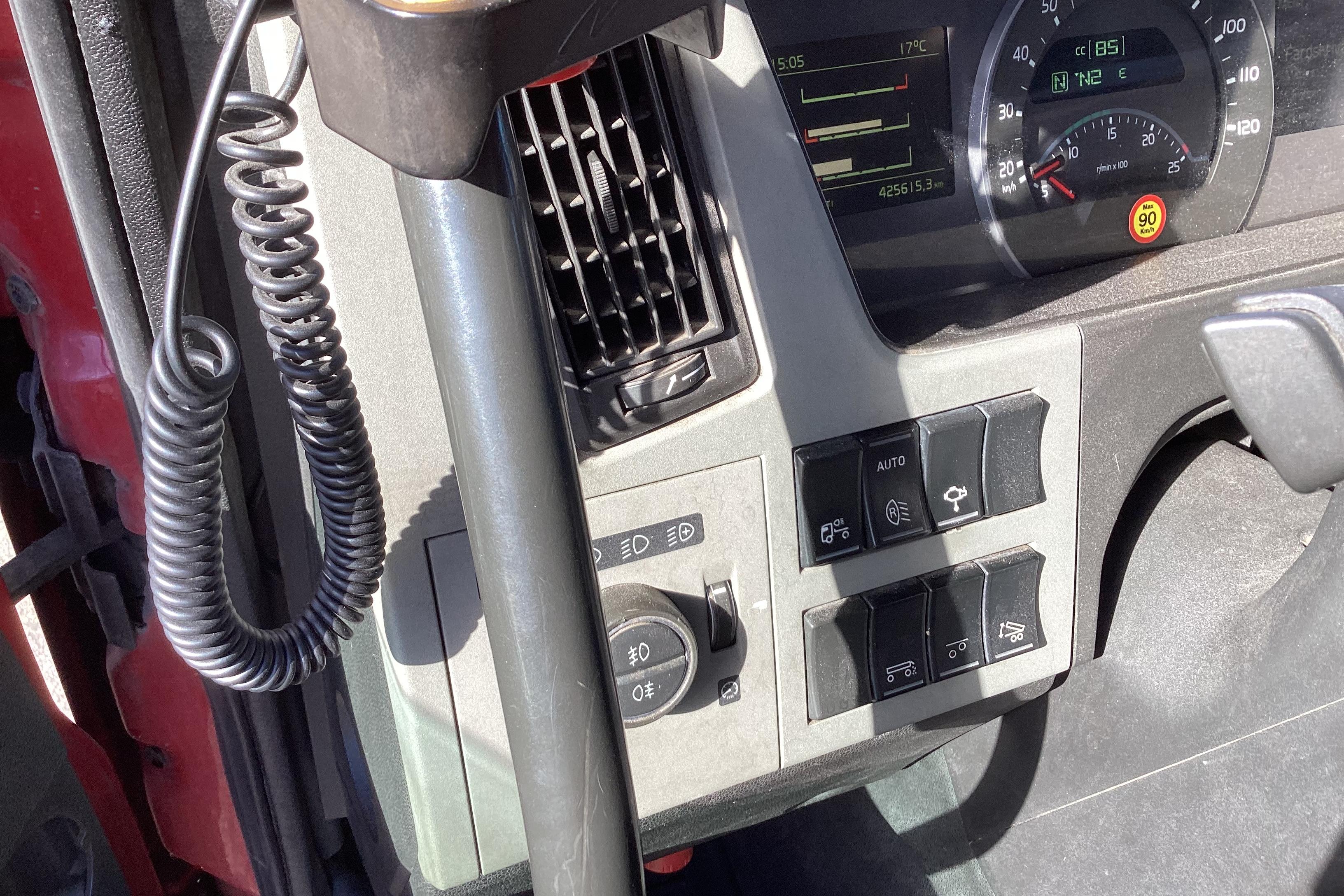 Volvo FM450 - 425 615 km - Automat - röd - 2016