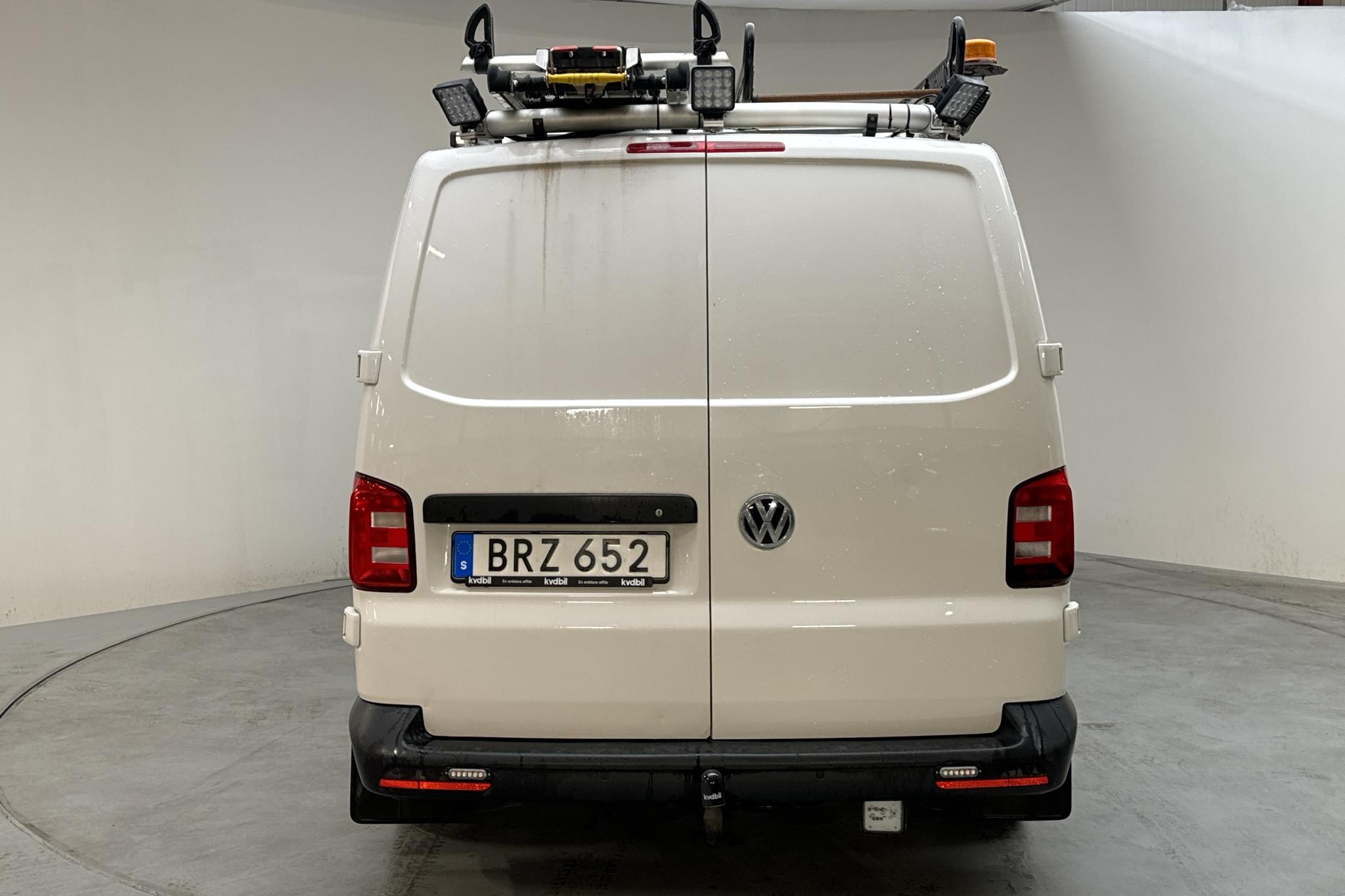 VW Transporter T6 2.0 TDI BMT Skåp 4MOTION (150hk) - 111 360 km - Manual - white - 2017