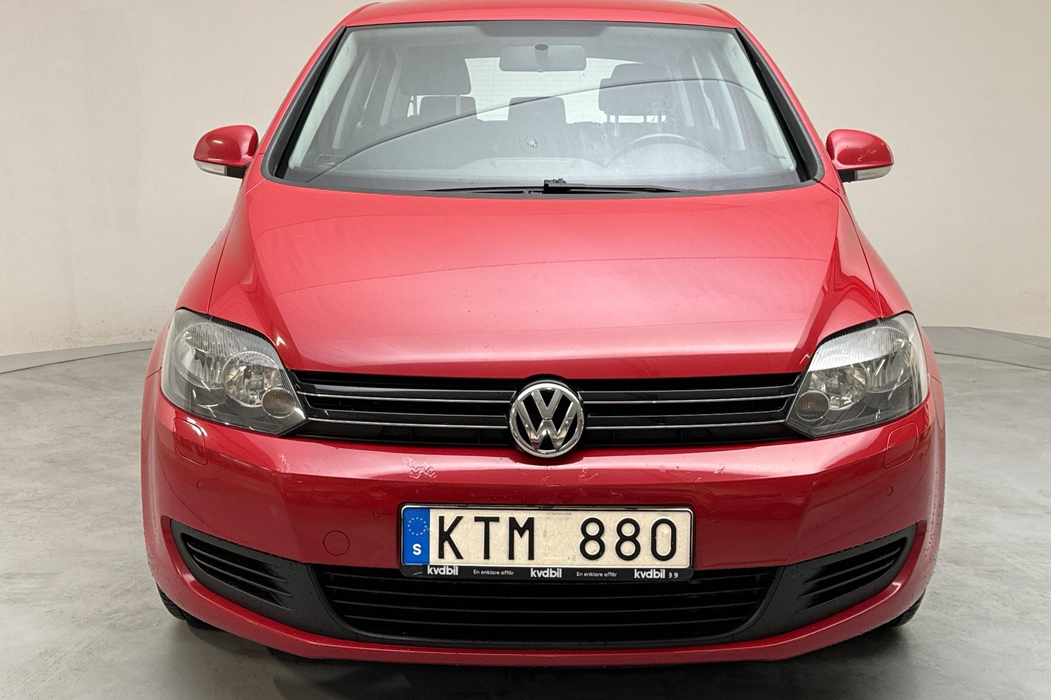 VW Golf VI 1.6 TDI BlueMotion Technology Plus (105hk) - 153 950 km - Manual - red - 2011