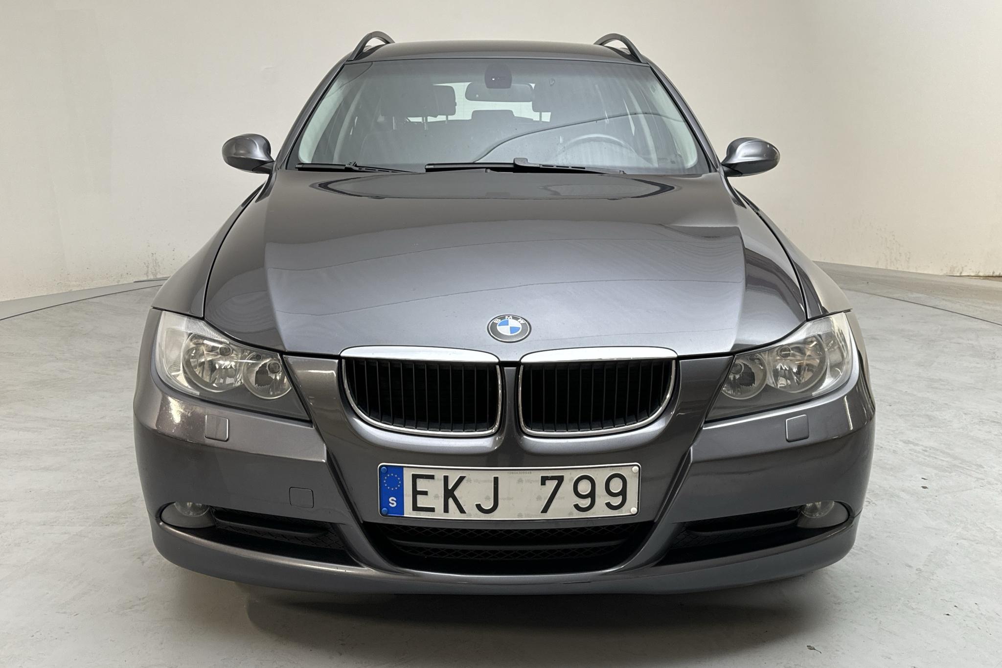 BMW 320d Touring, E91 (177hk) - 25 484 mil - Manuell - grå - 2008