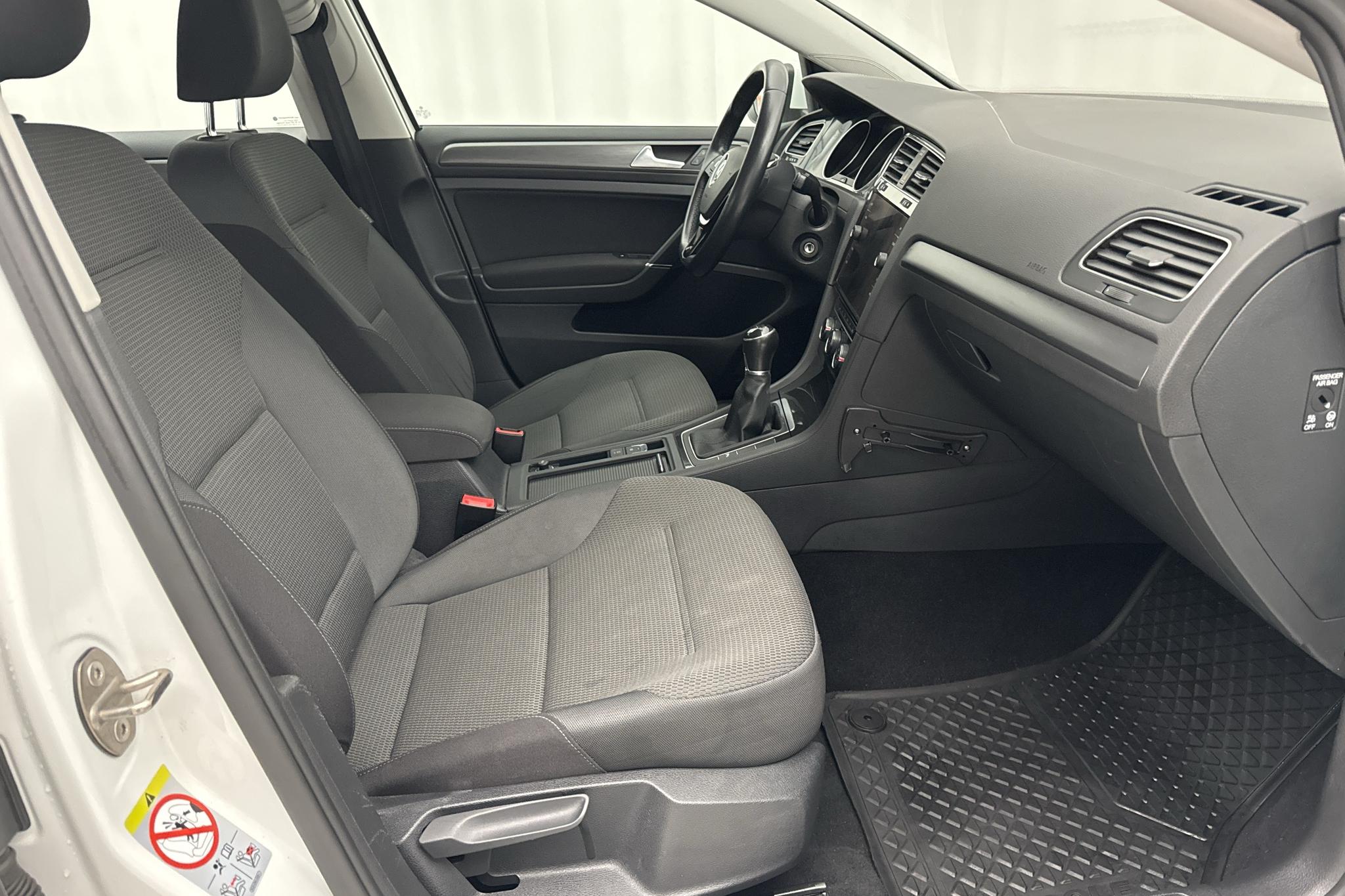 VW Golf VII 1.4 TSI Multifuel 5dr (125hk) - 5 983 mil - Manuell - vit - 2018