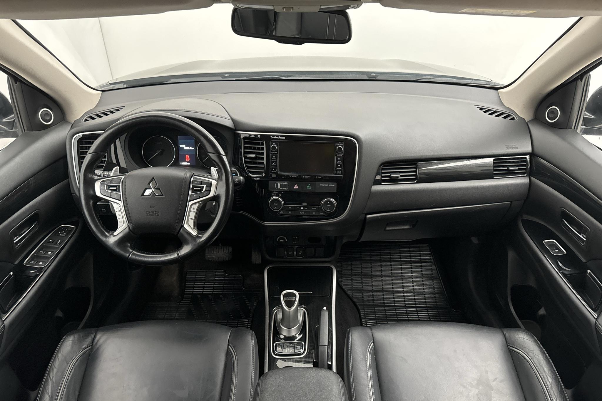Mitsubishi Outlander 2.0 Plug-in Hybrid 4WD (121hk) - 114 330 km - Automatyczna - brązowy - 2016