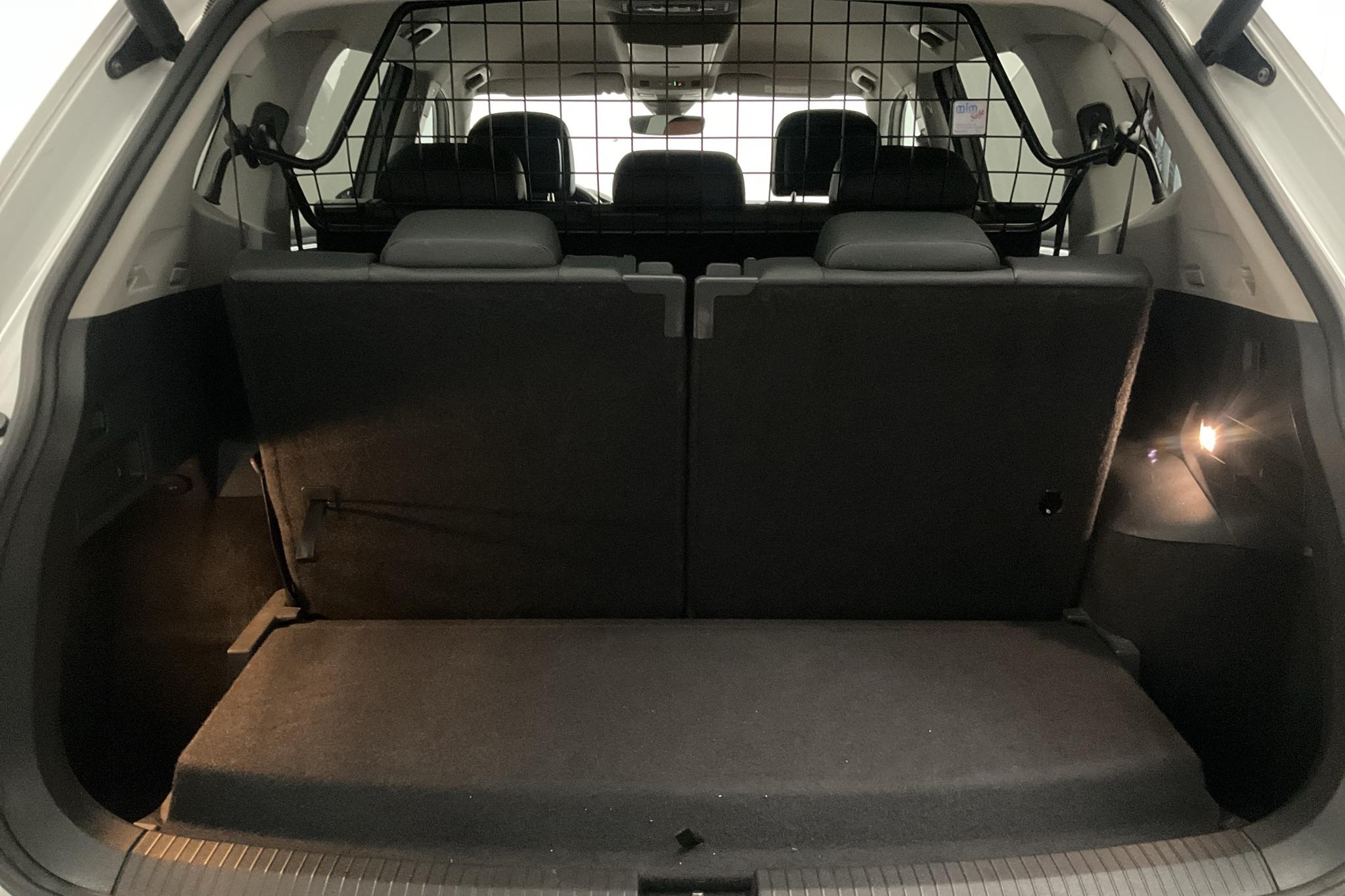 VW Tiguan Allspace 2.0 TDI 4MOTION (190hk) - 27 243 mil - Automat - vit - 2020
