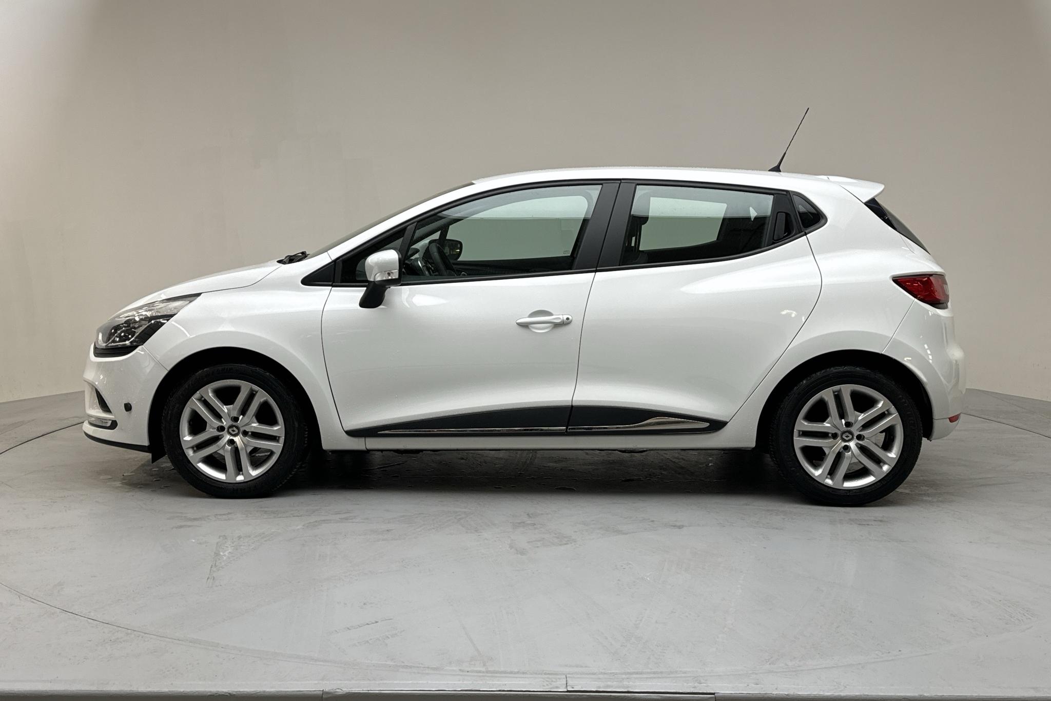 Renault Clio IV 0.9 TCe 90 5dr (90hk) - 30 890 km - Manual - white - 2018