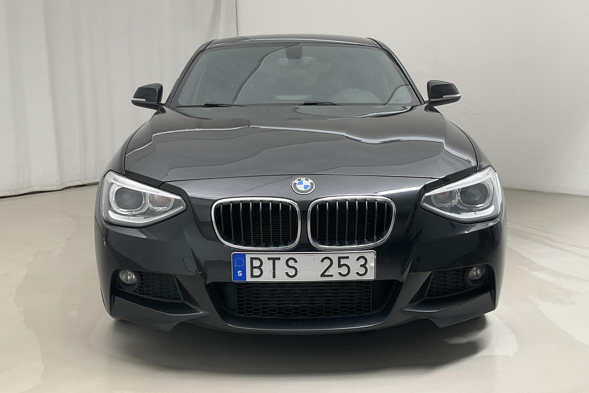 BMW 118d 5dr, F20 (143hk) - 13 835 mil - Manuell - svart - 2014