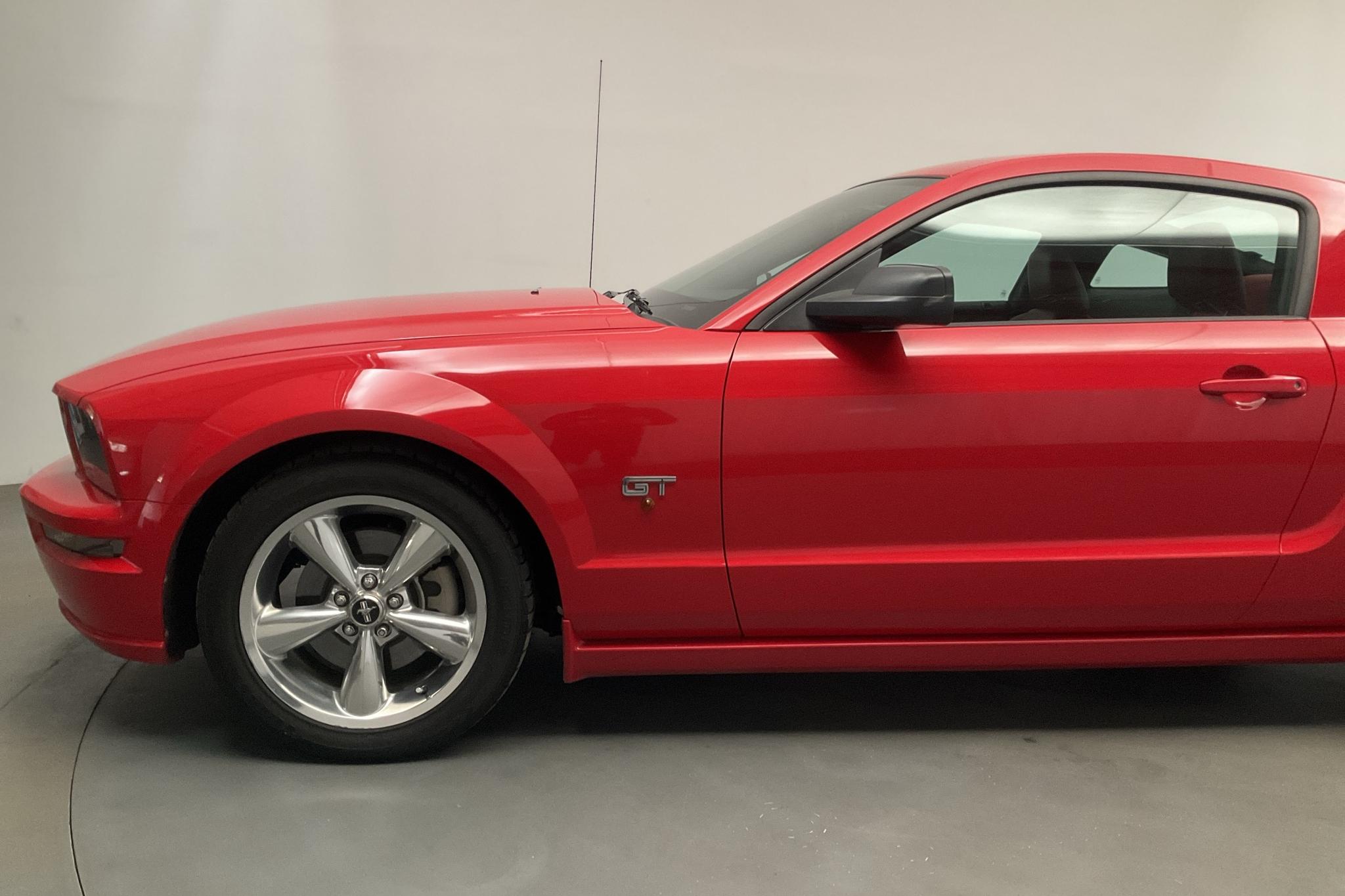 Ford Mustang GT 4.6 V8 Coupé (300hk) - 57 480 km - Manual - red - 2007