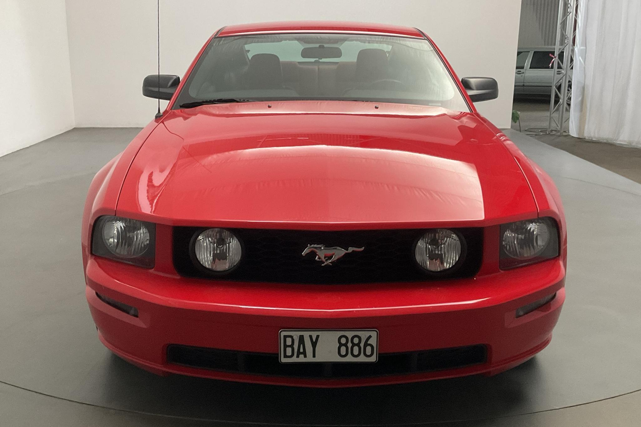 Ford Mustang GT 4.6 V8 Coupé (300hk) - 5 748 mil - Manuell - röd - 2007