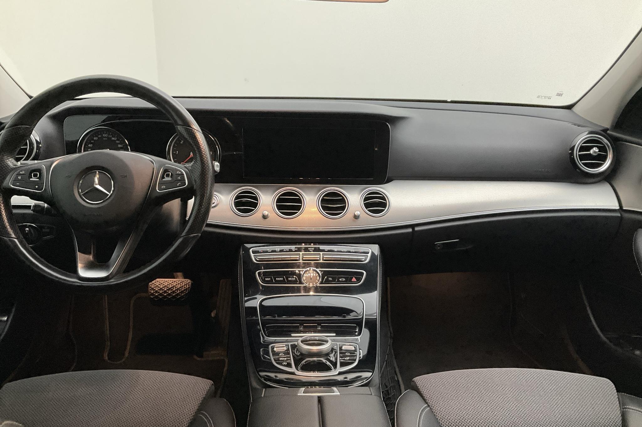 Mercedes E 220 d Kombi S213 (194hk) - 159 420 km - Automatic - white - 2018