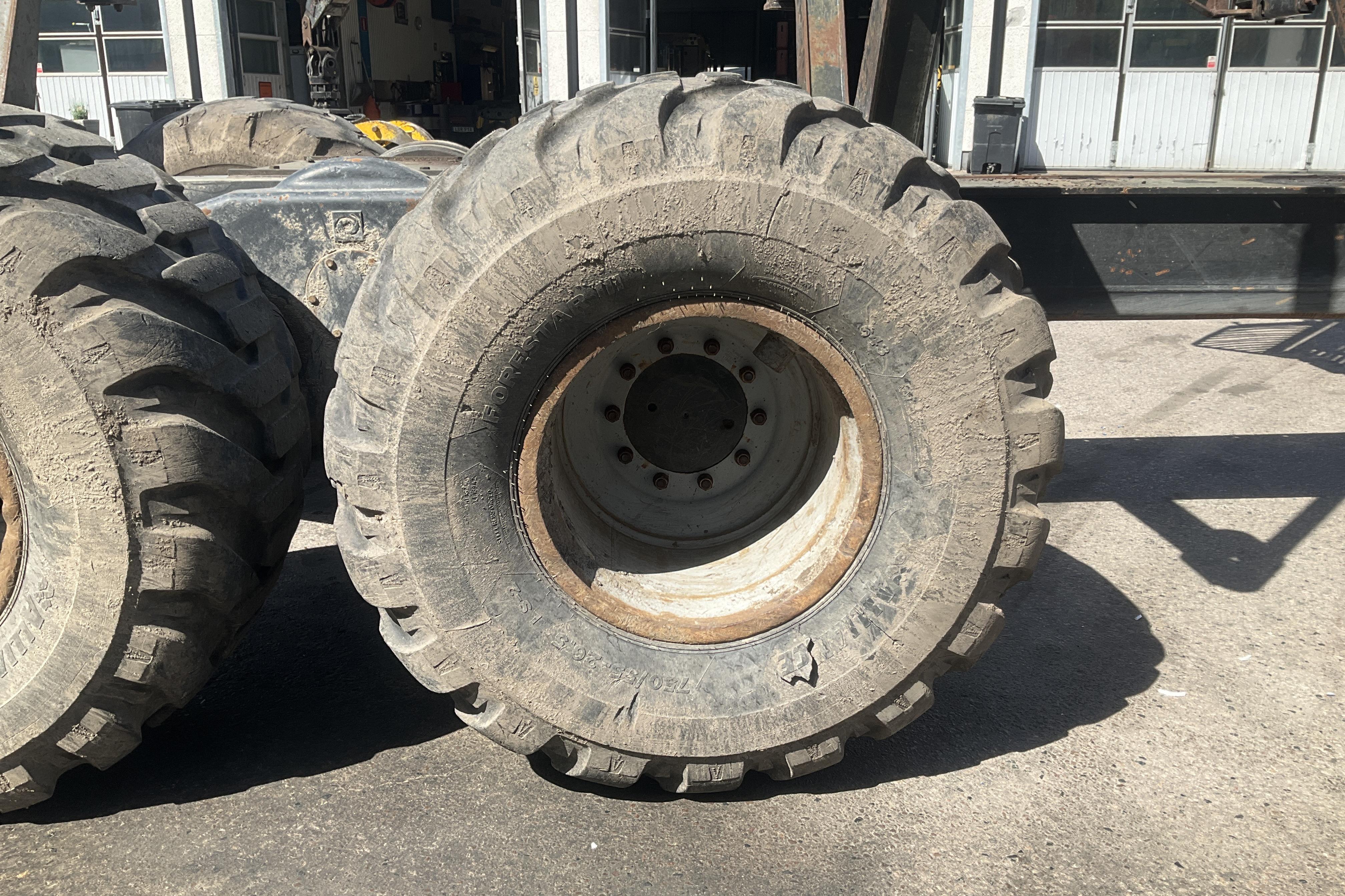 Valmet 890.3 skotare med grip - 0 km - Automatic - red - 2010