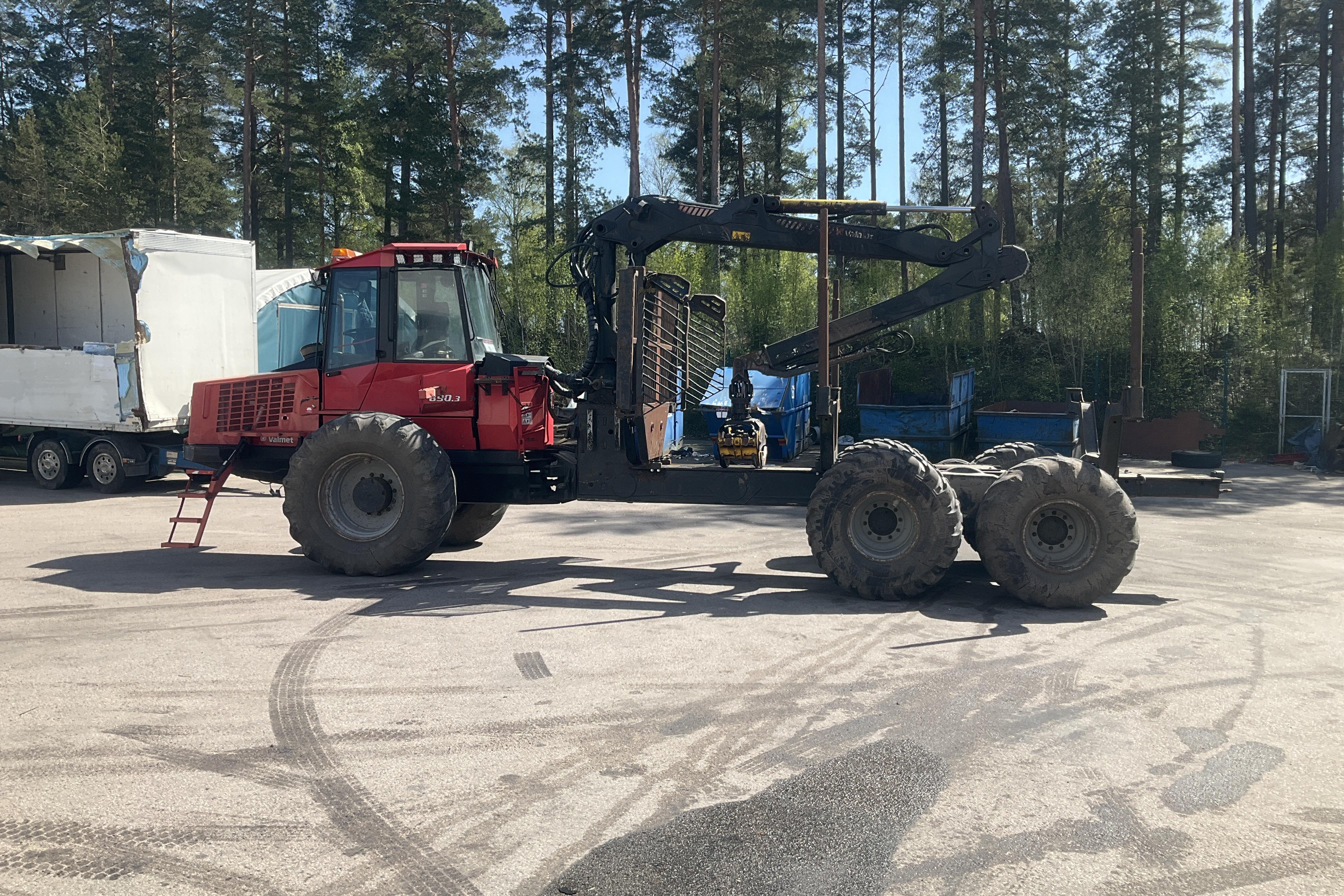 Valmet 890.3 skotare med grip - 0 km - Automaatne - punane - 2010