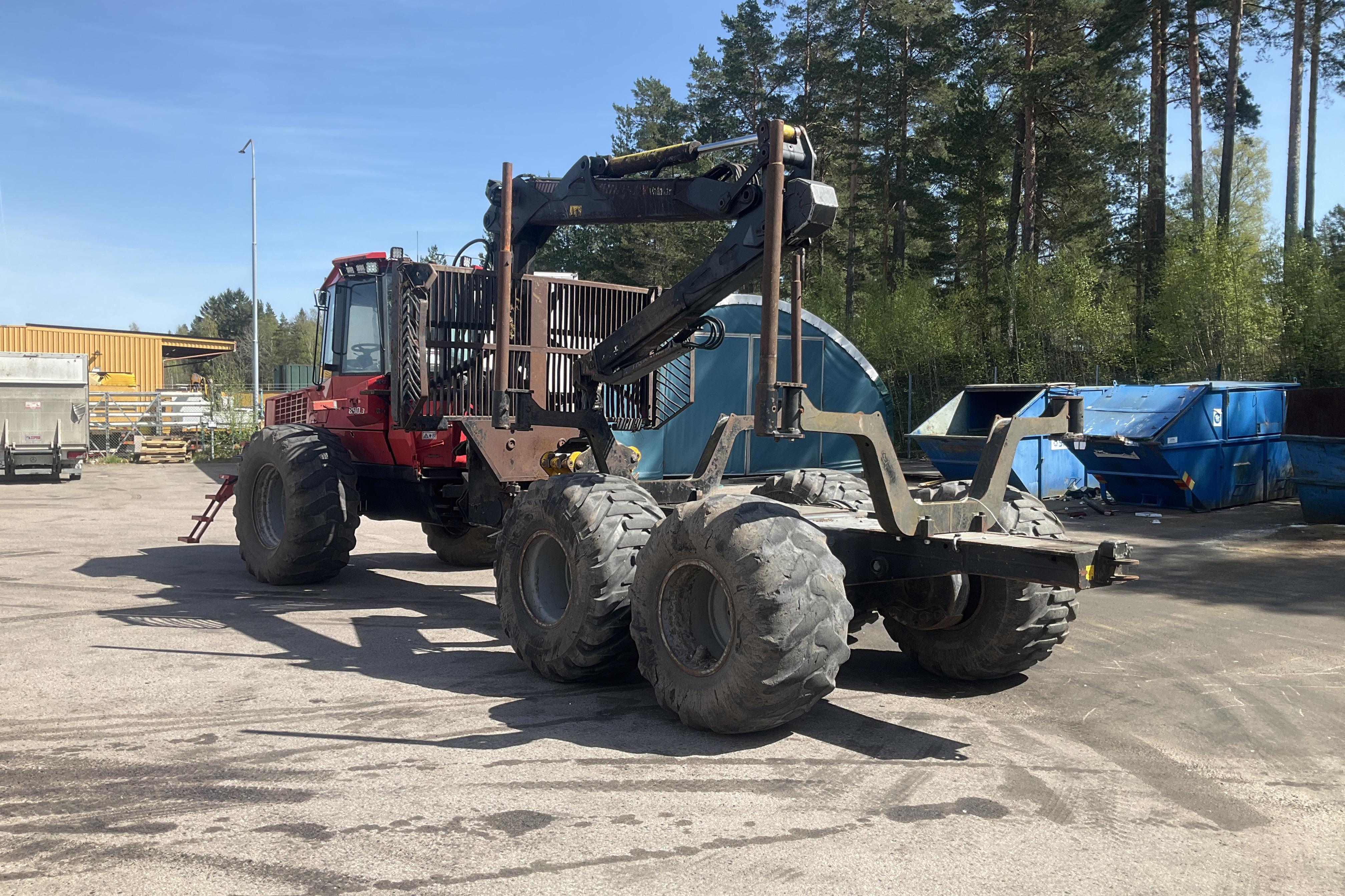 Valmet 890.3 skotare med grip - 0 km - Automat - röd - 2010