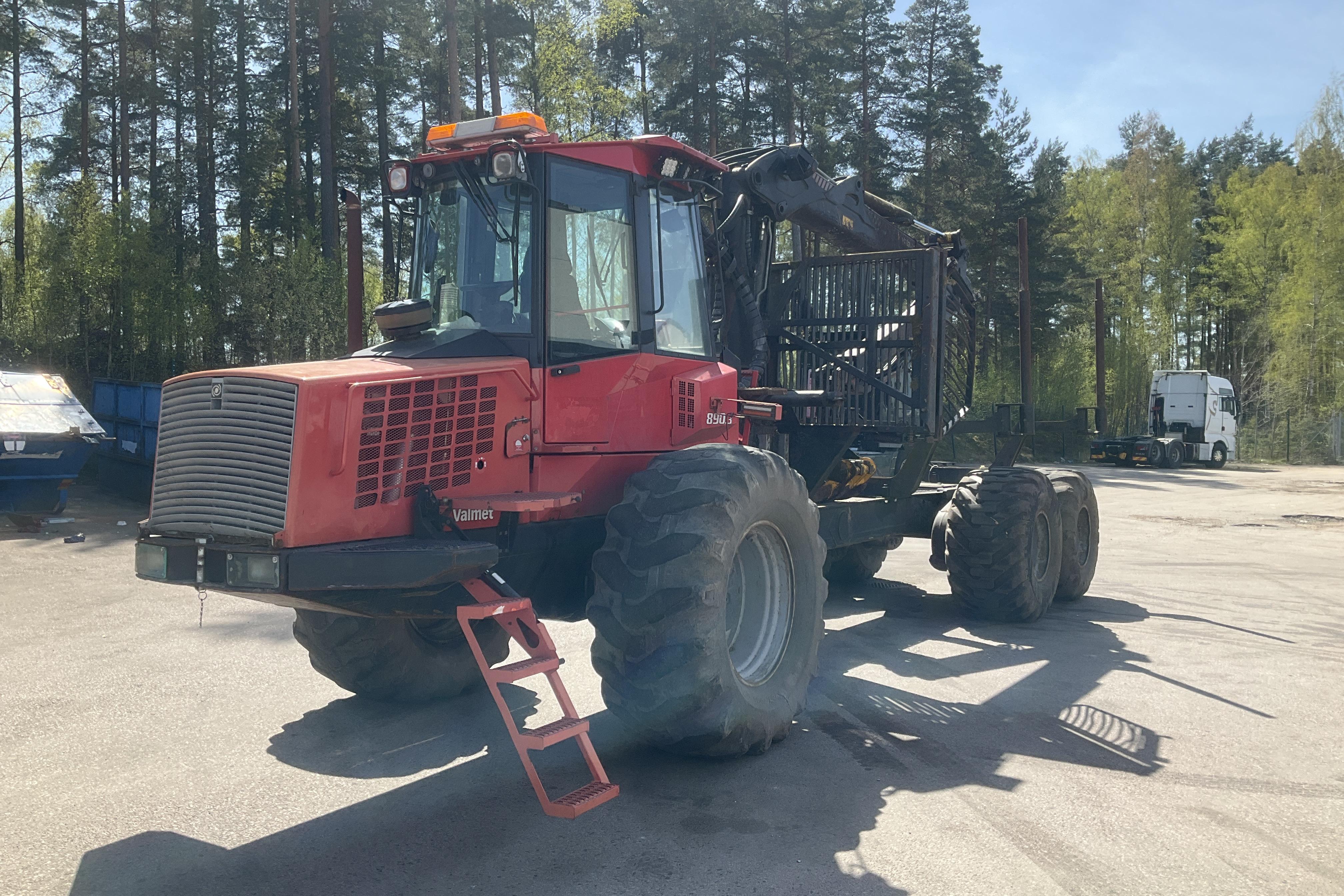 Valmet 890.3 skotare med grip - 0 km - Automat - röd - 2010