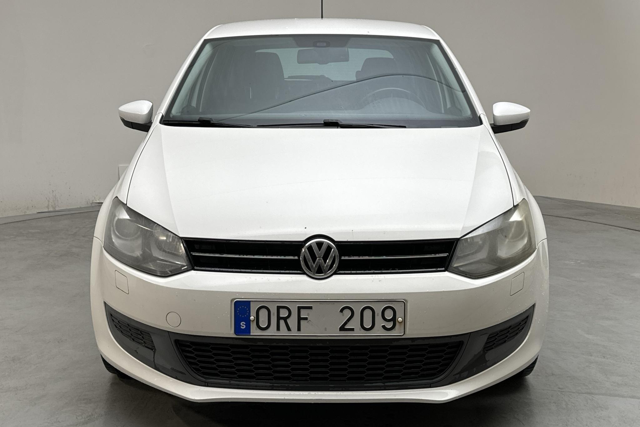 VW Polo 1.6 TDI 5dr (90hk) - 18 119 mil - Automat - vit - 2012