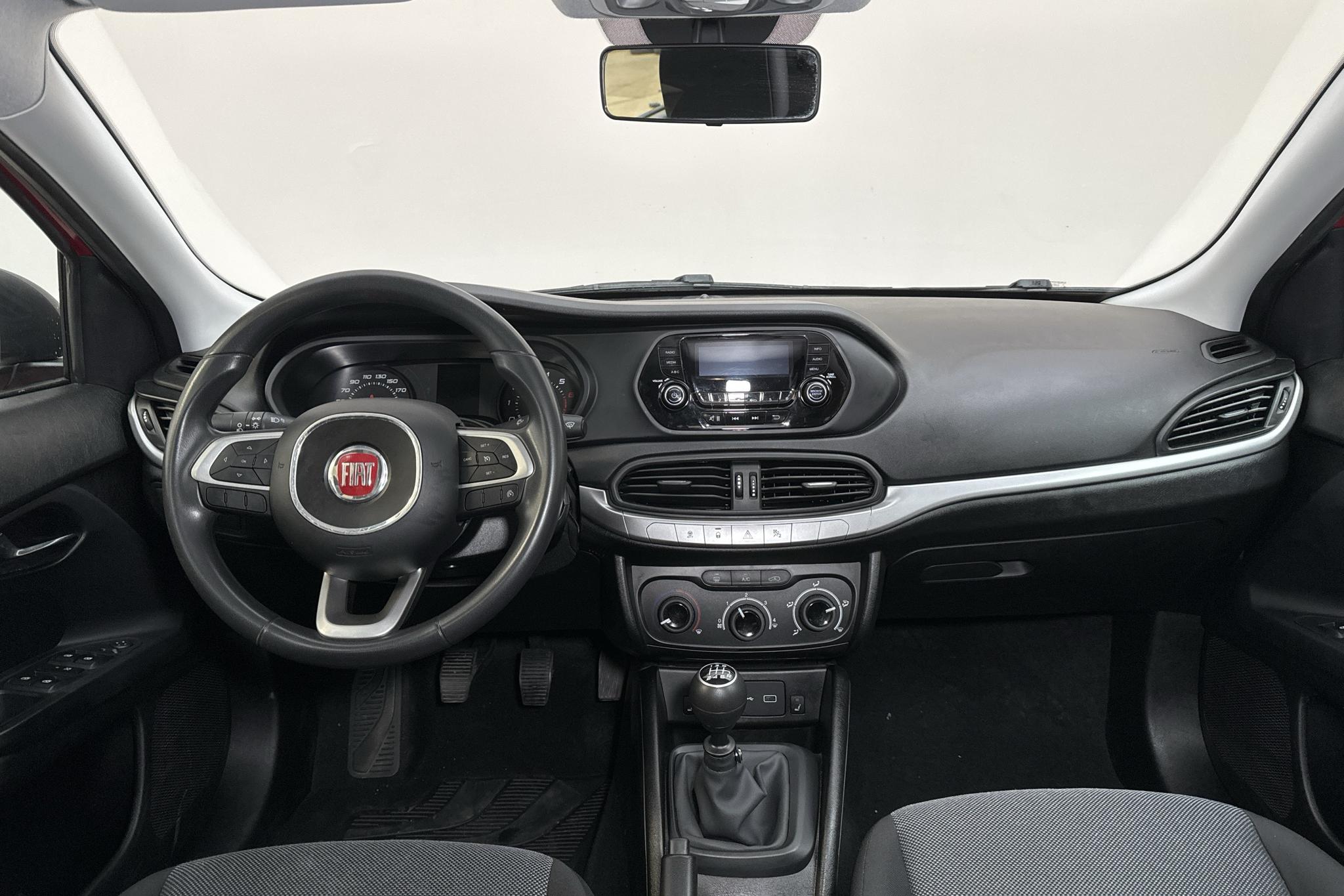 Fiat Tipo 1.4 5dr (95hk) - 3 151 mil - Manuell - röd - 2019